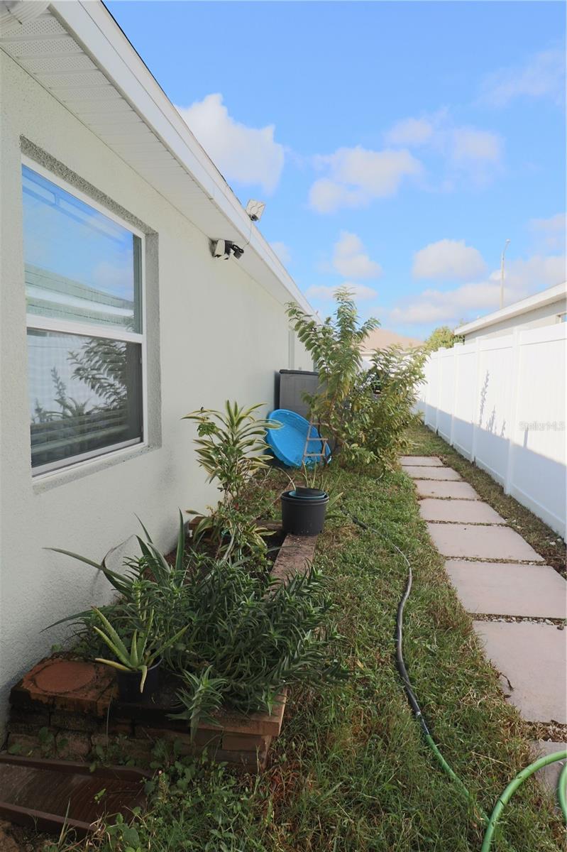 Image 4 of 34 For 365 Pentas Lane