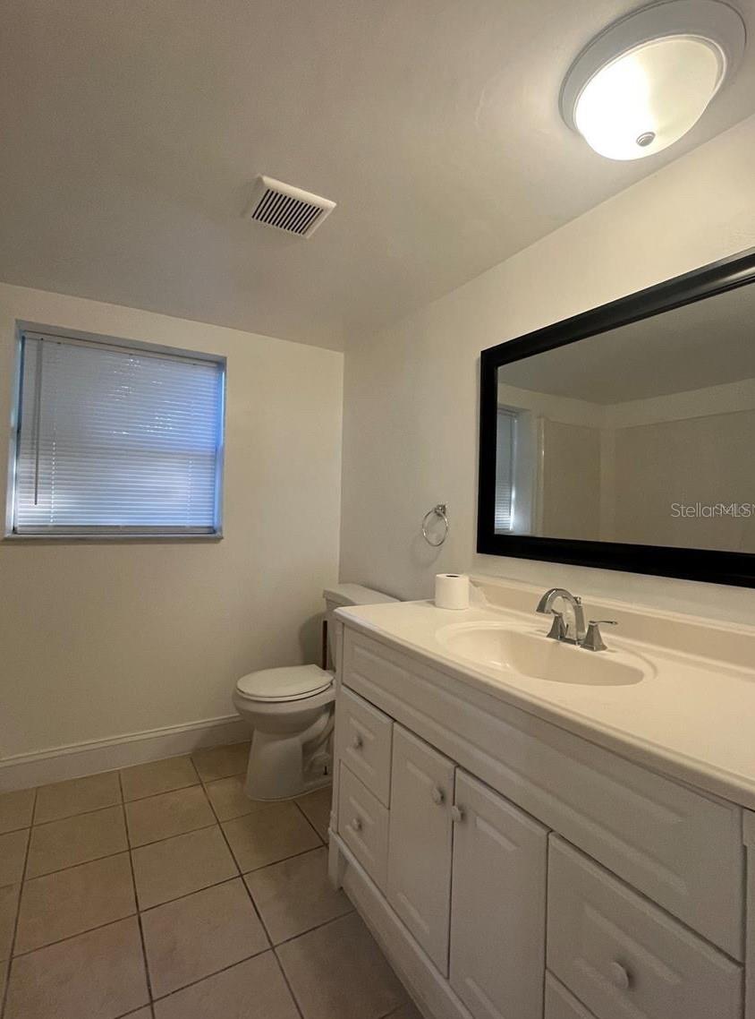 Image 13 of 13 For 725 Hartley Avenue