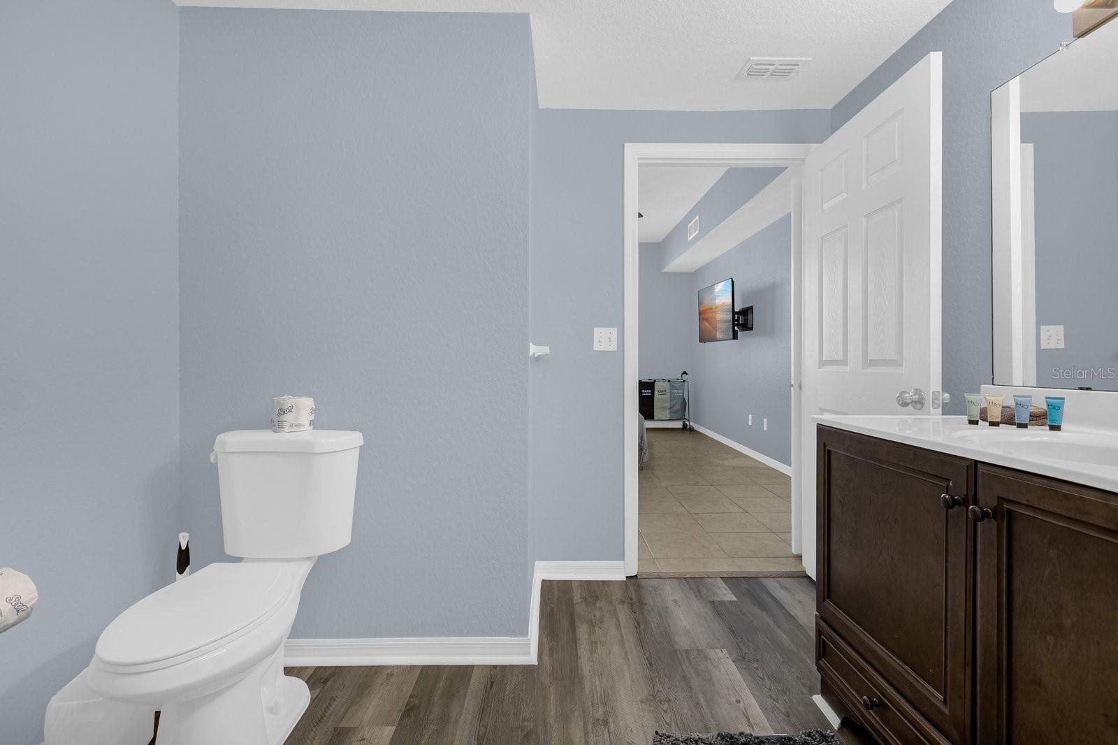 Image 11 of 42 For 4013 Venetian Bay Drive 107