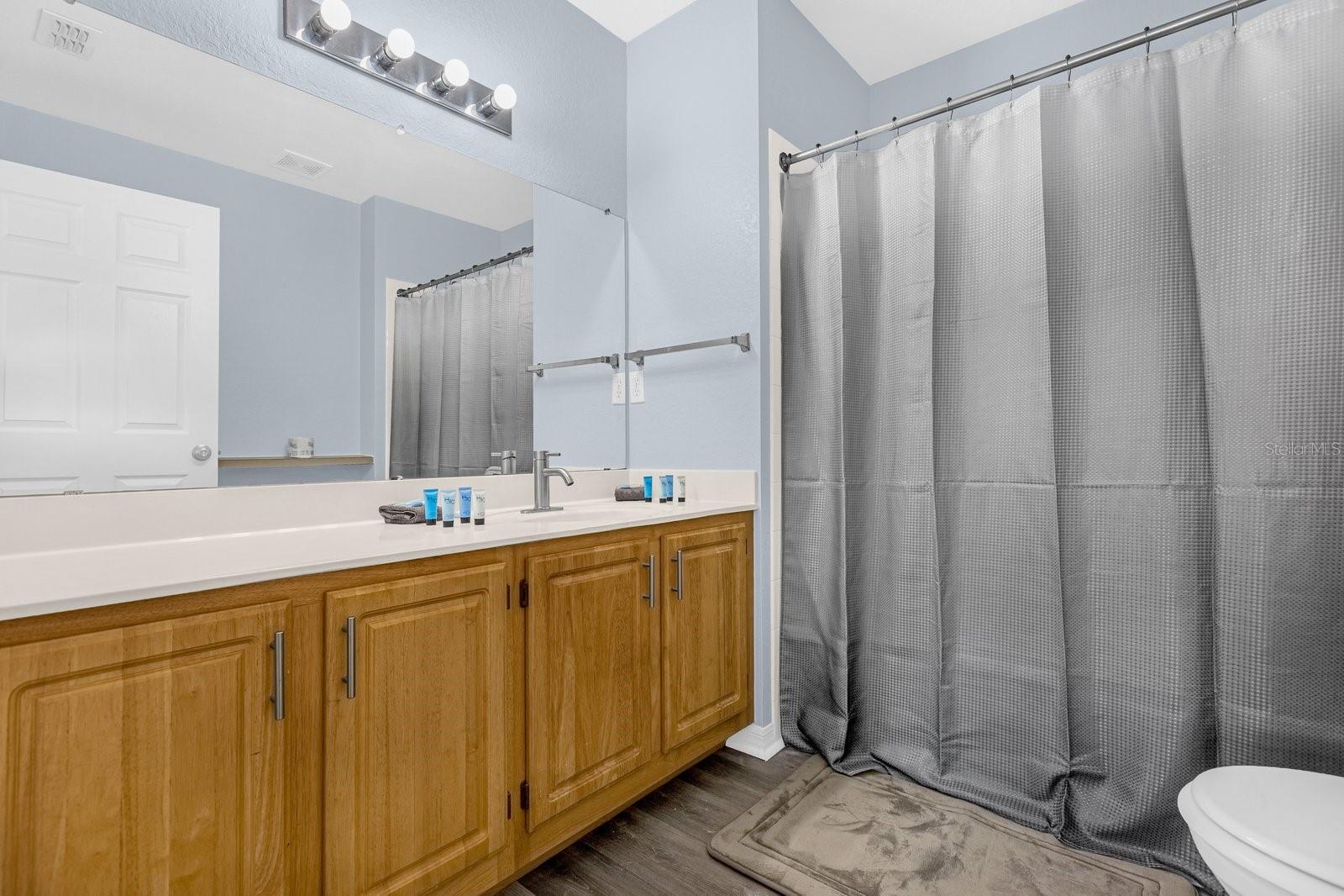 Image 20 of 42 For 4013 Venetian Bay Drive 107