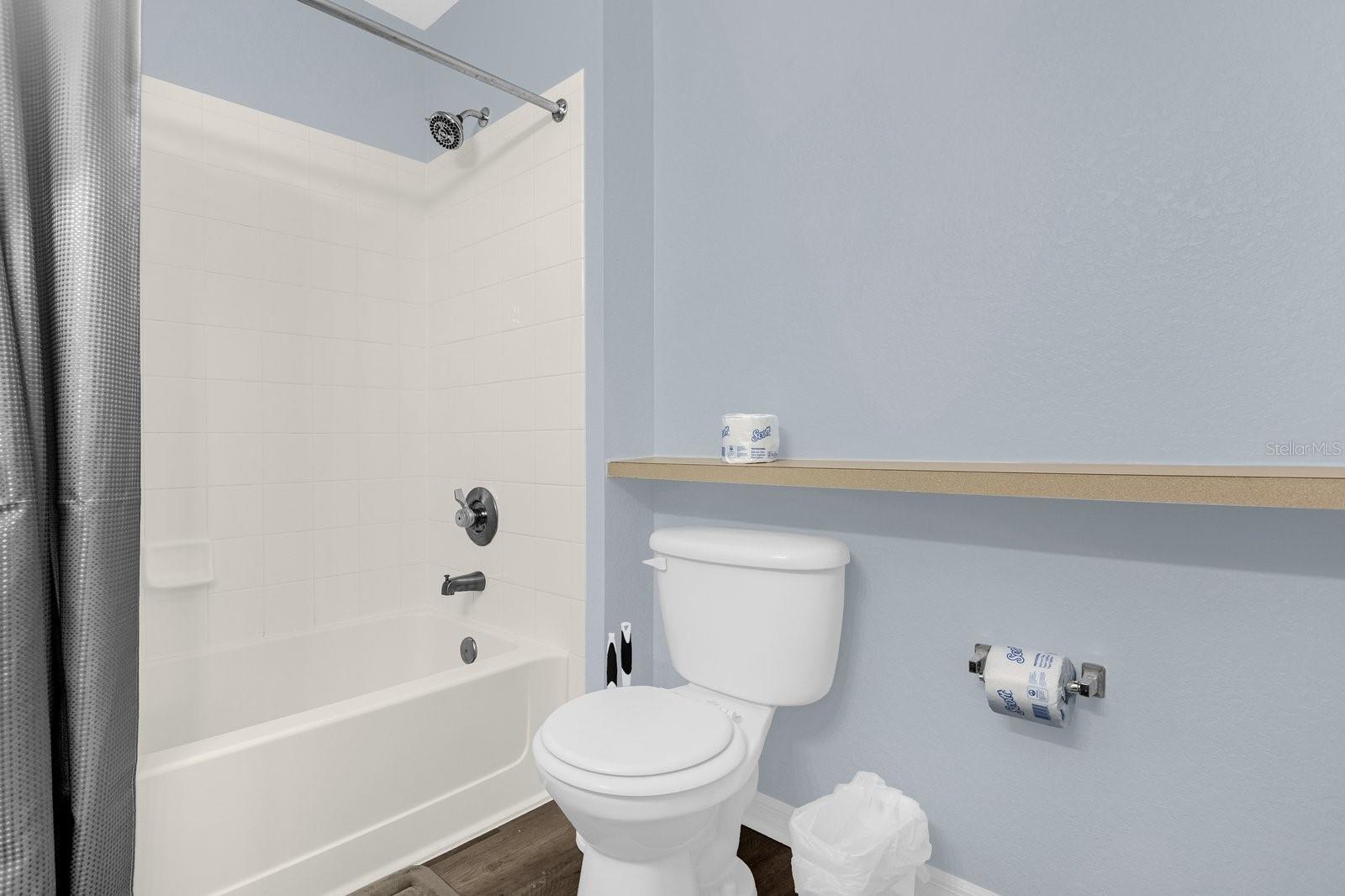 Image 21 of 42 For 4013 Venetian Bay Drive 107