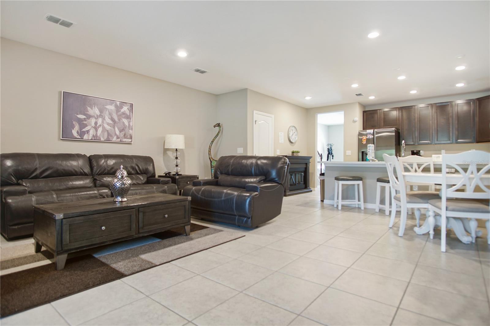 Image 8 of 39 For 4831 Coral Castle Drive