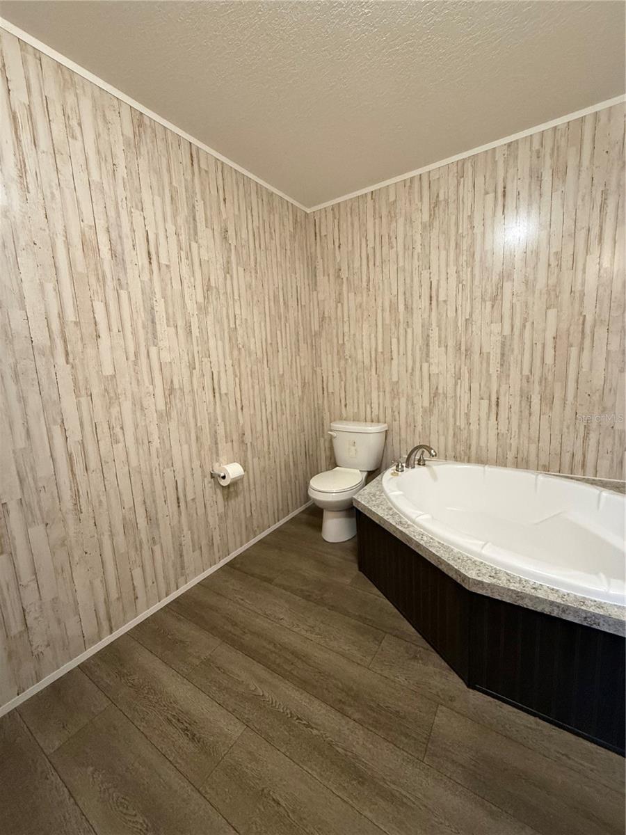 Image 11 of 22 For 861 40 Th Place