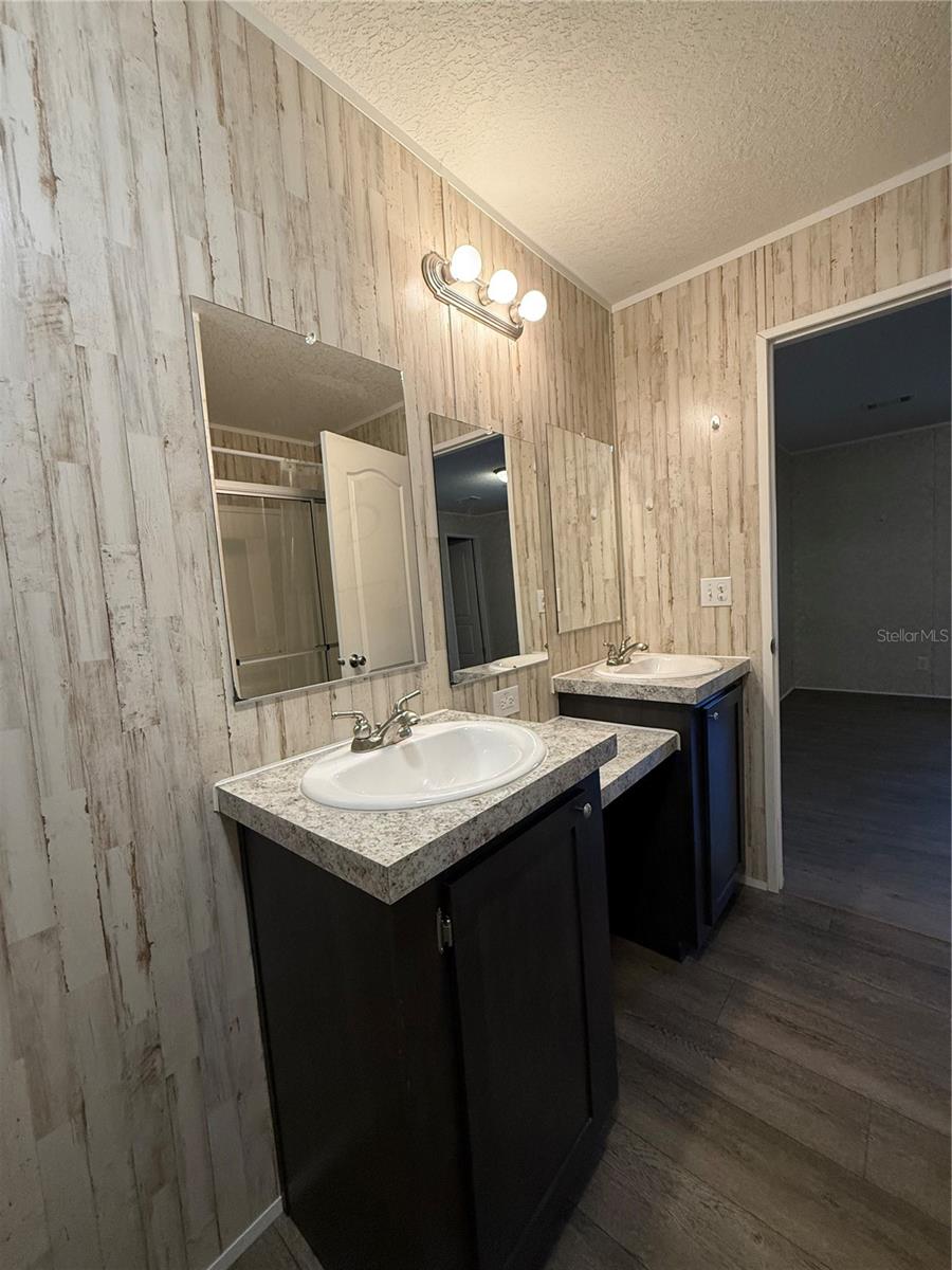 Image 12 of 22 For 861 40 Th Place