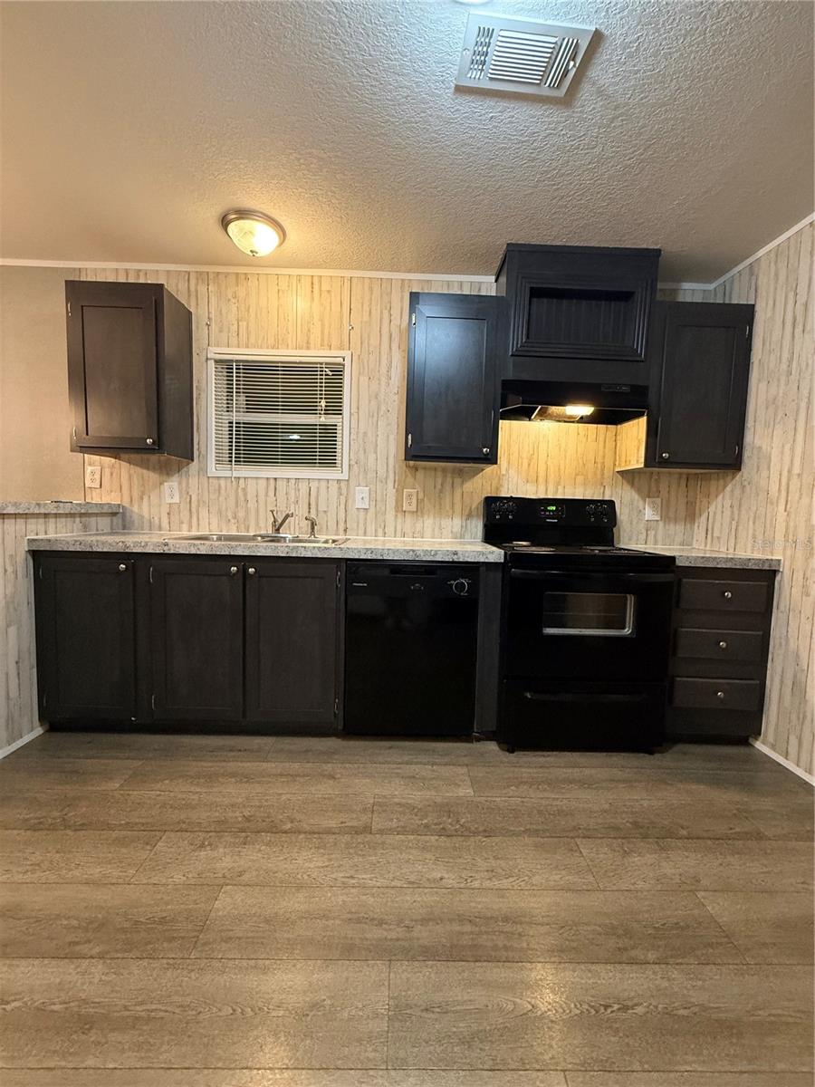 Image 17 of 22 For 861 40 Th Place