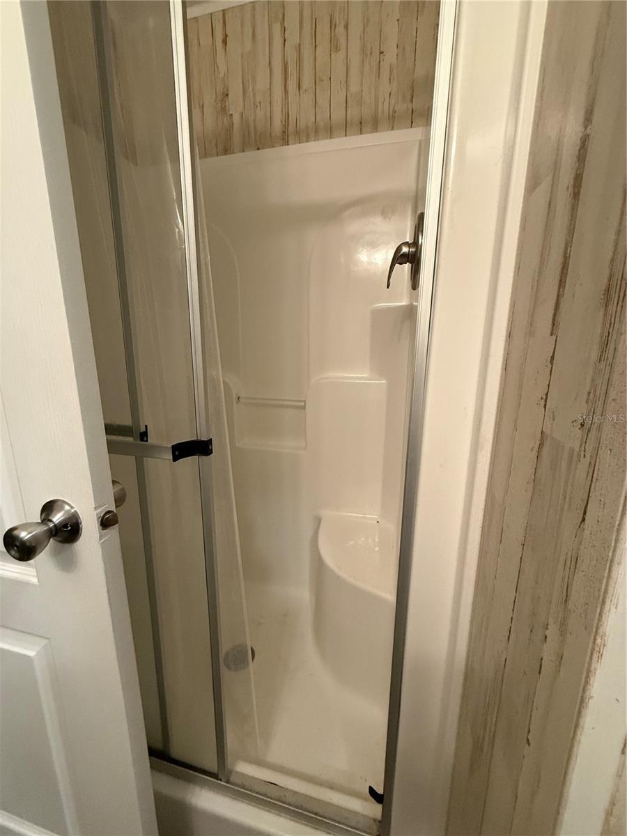 Image 20 of 22 For 861 40 Th Place