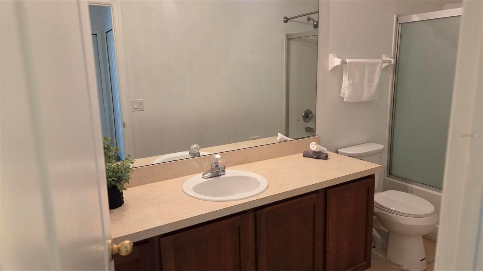 Image 17 of 38 For 10258 Lake District Lane