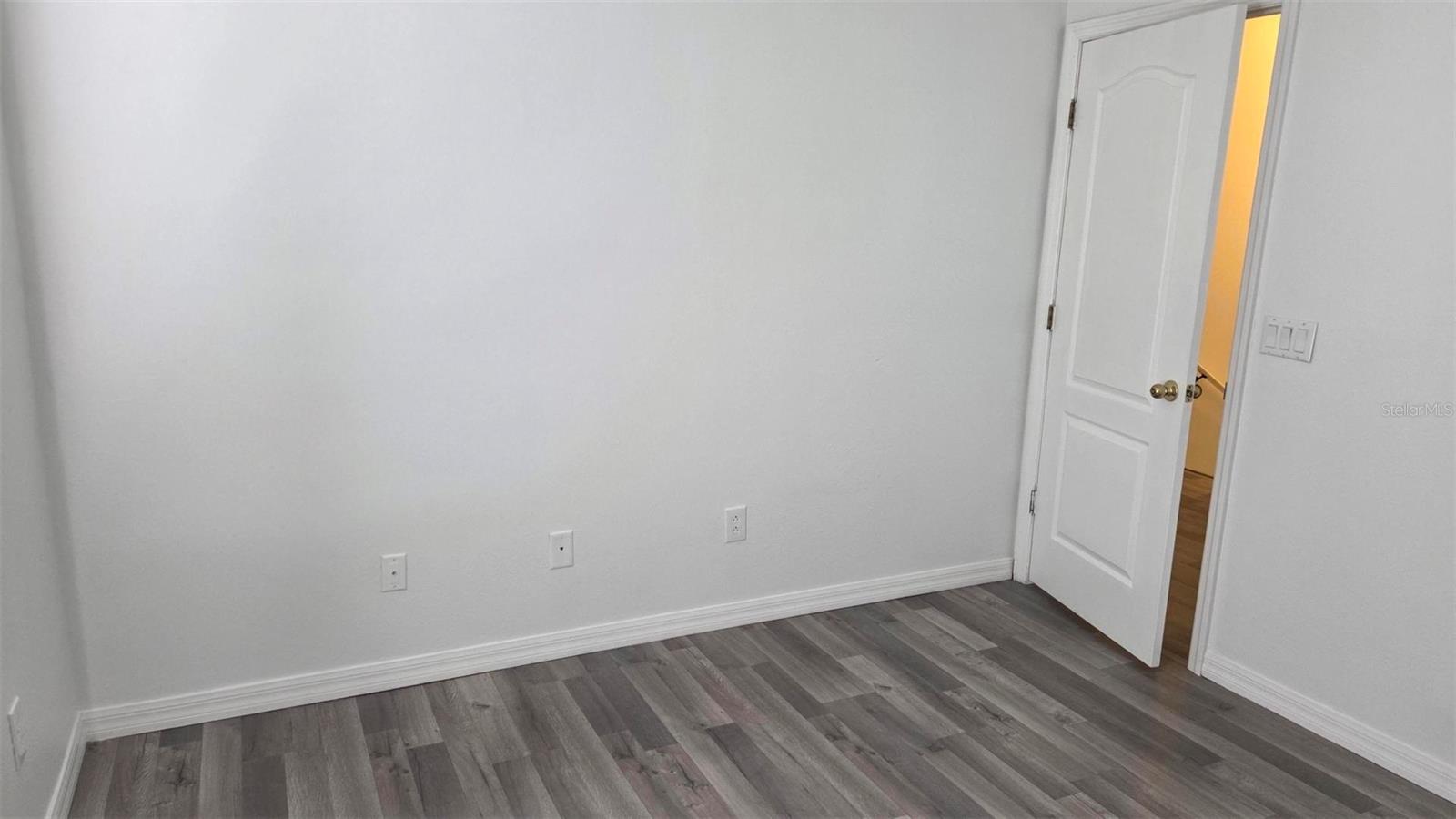 Image 19 of 38 For 10258 Lake District Lane