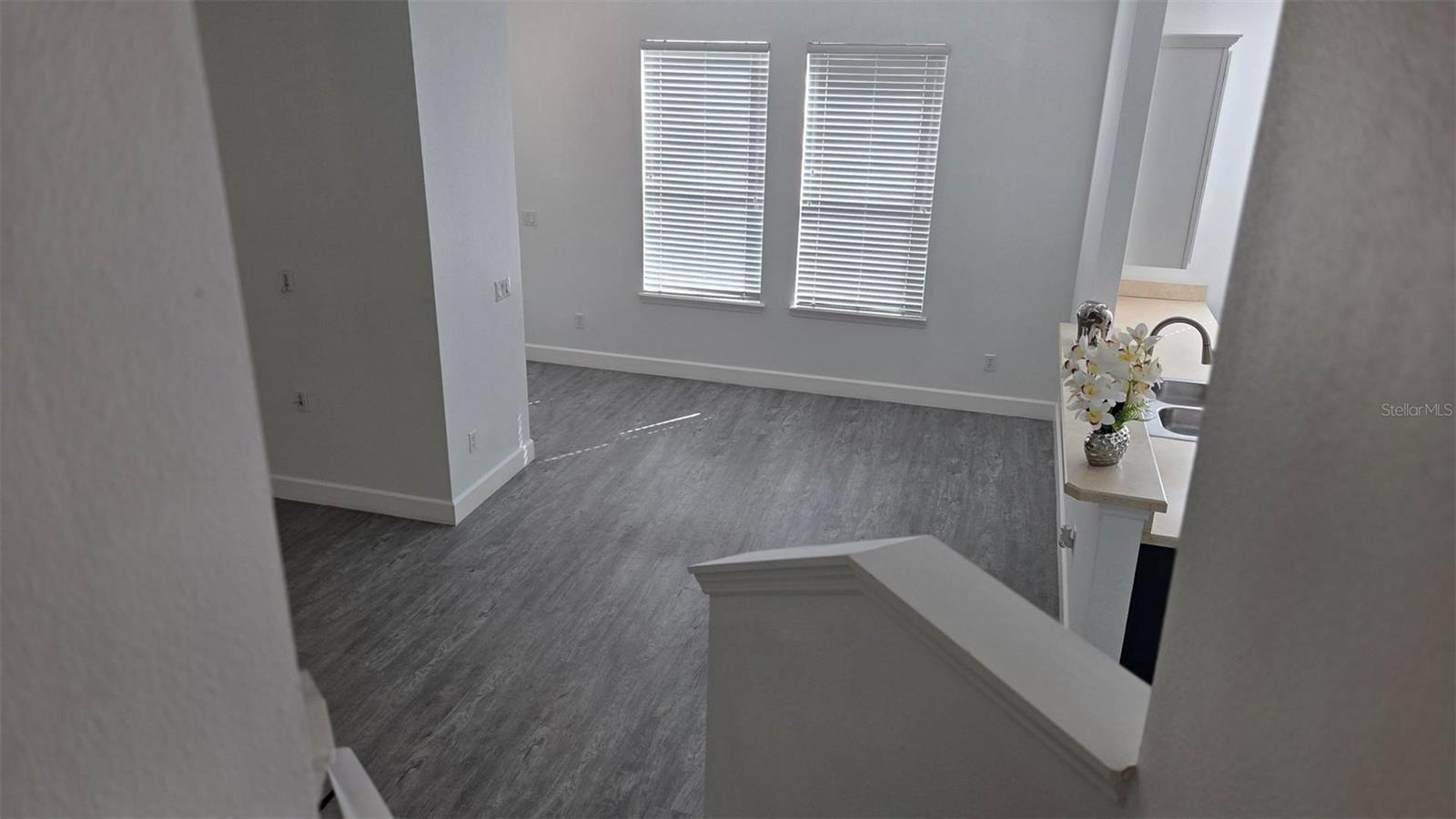 Image 6 of 38 For 10258 Lake District Lane