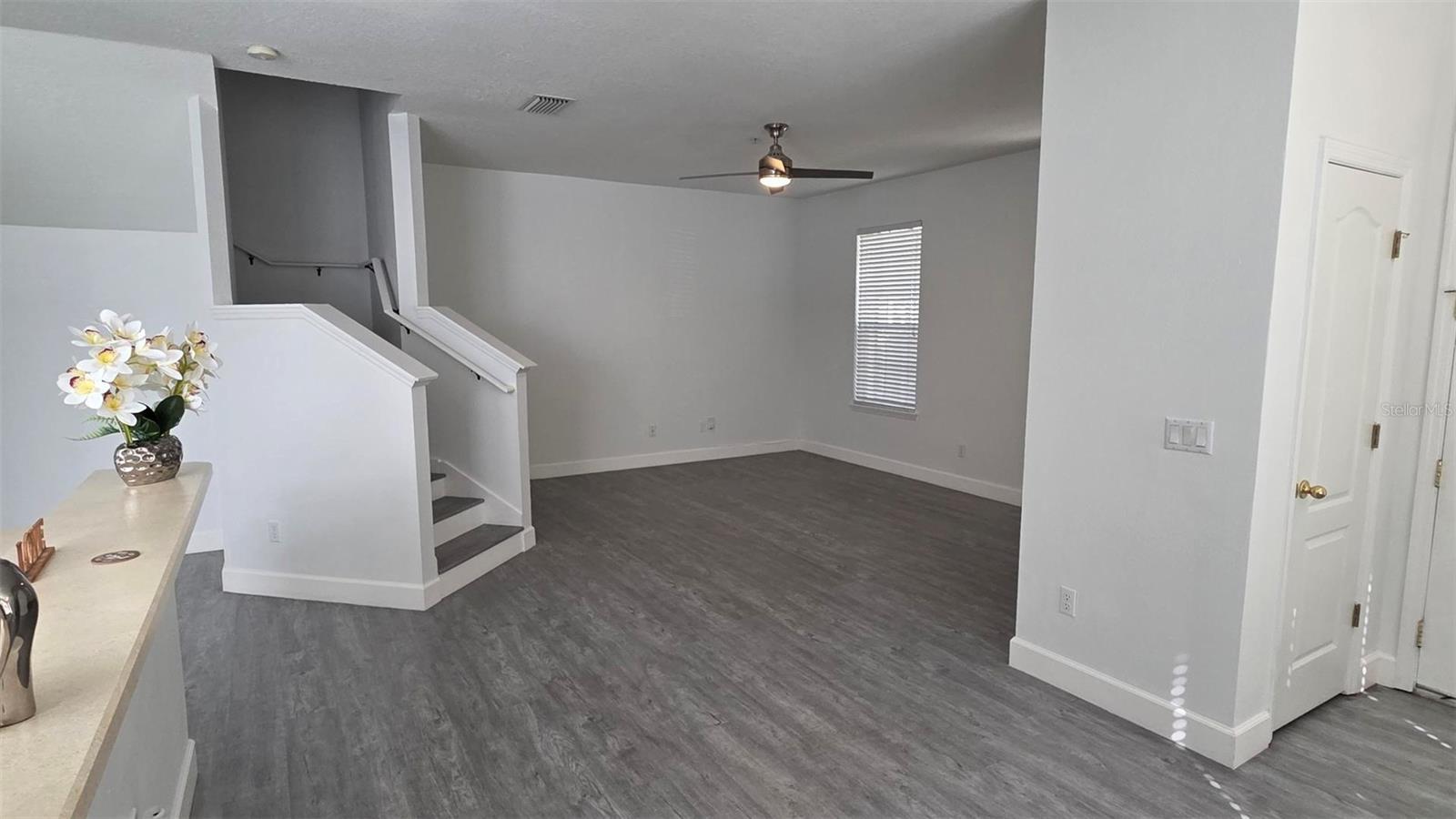 Image 7 of 38 For 10258 Lake District Lane