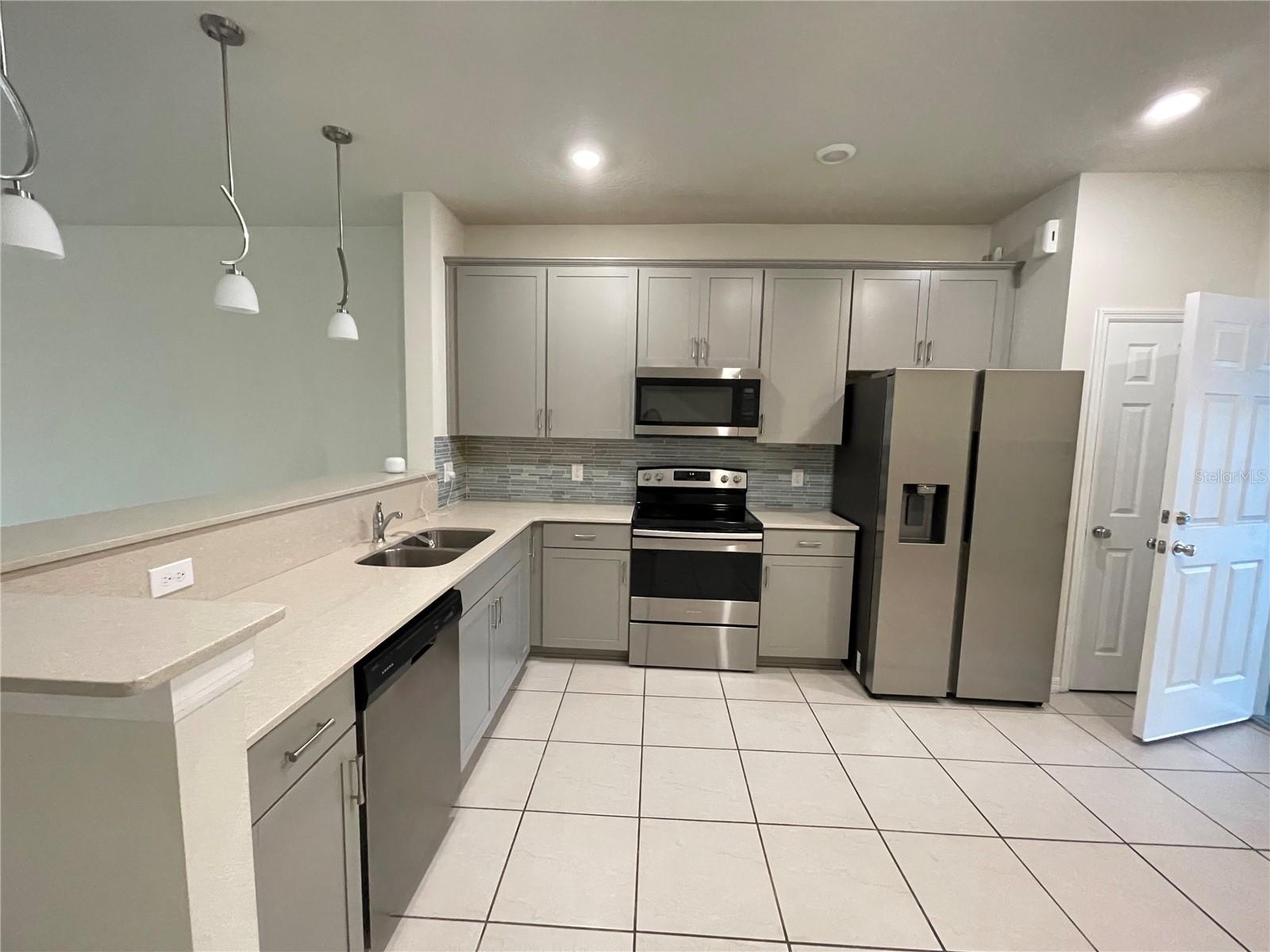 Image 5 of 40 For 3806 Grassland Drive