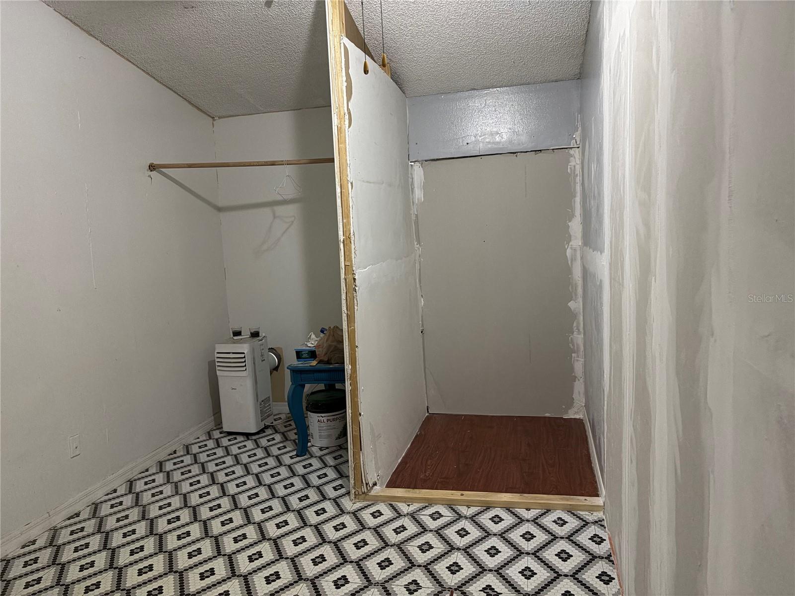 Image 7 of 18 For 1311 Woodman Way