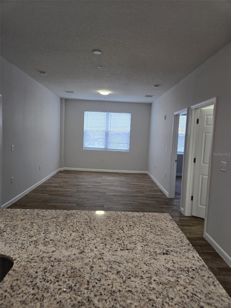 Image 4 of 17 For 800 Isaacville Dr  414