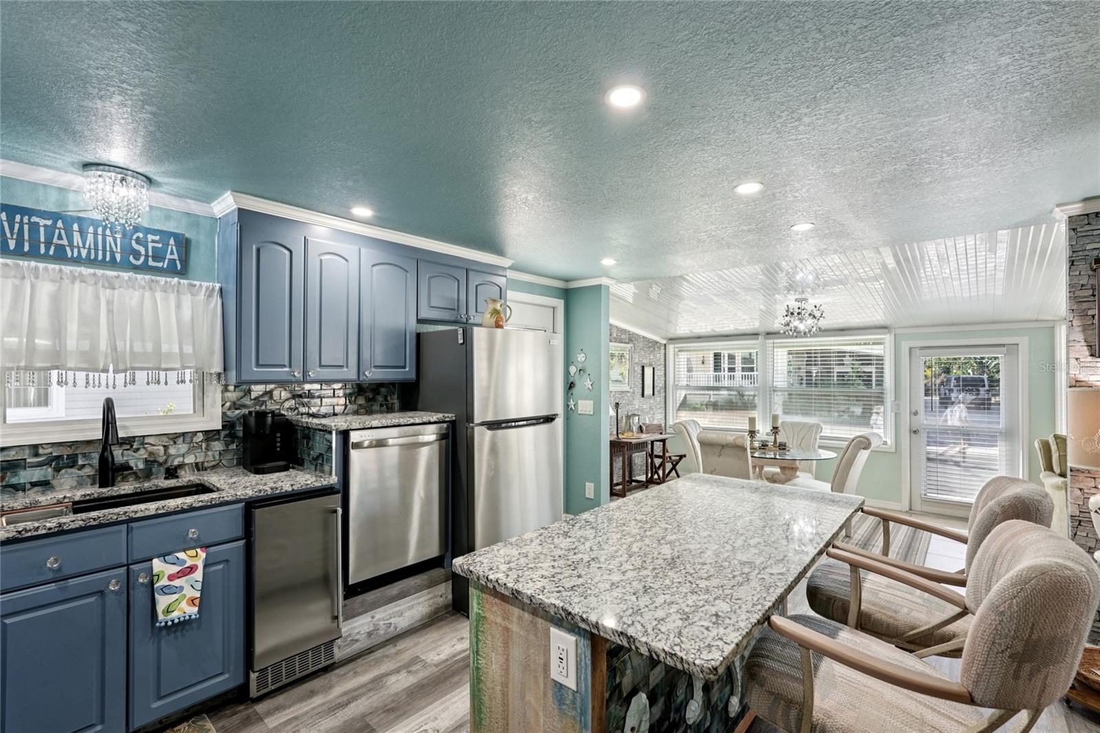 Image 8 of 24 For 712 Roma Road