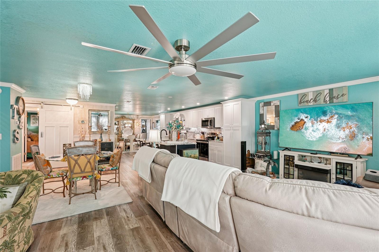 Image 11 of 38 For 113 Castle Drive