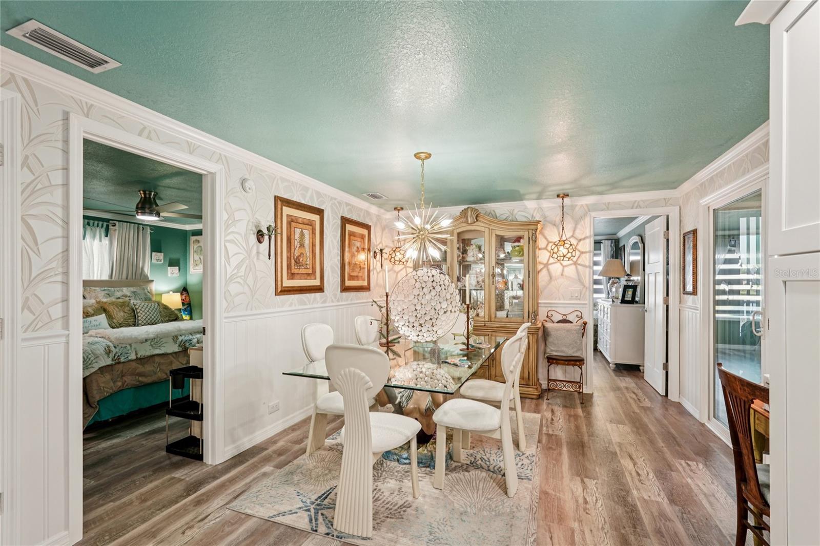 Image 13 of 38 For 113 Castle Drive