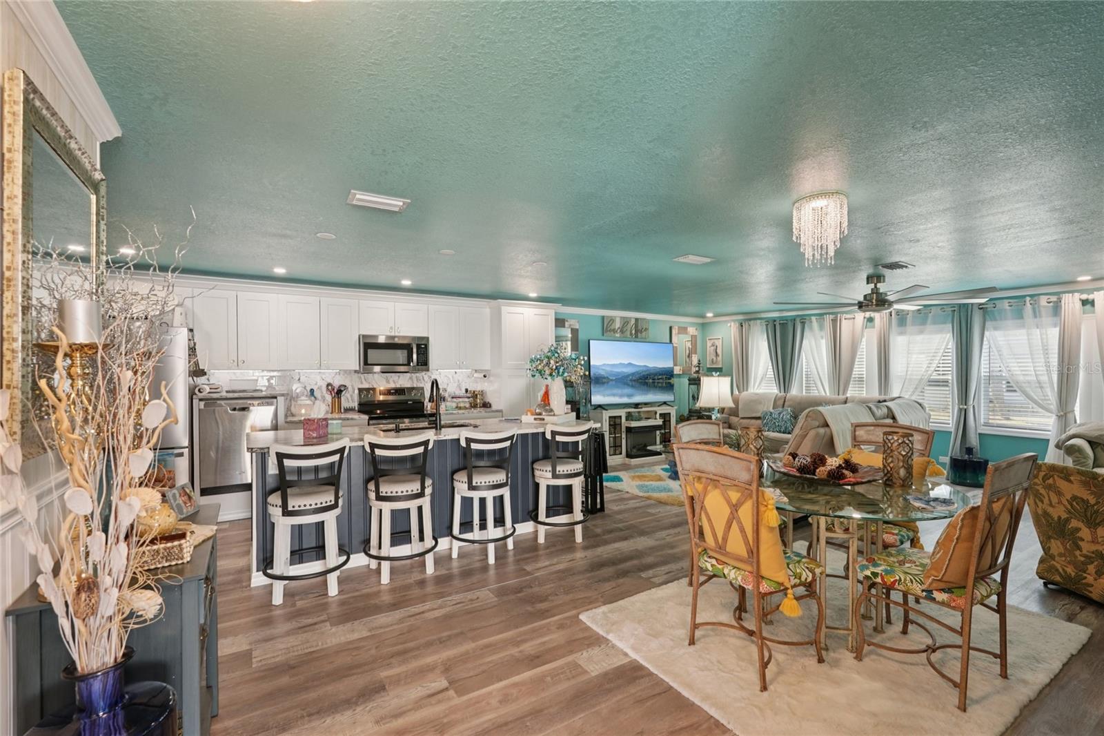 Image 15 of 38 For 113 Castle Drive