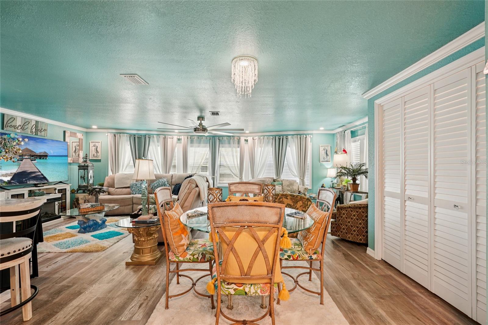 Image 16 of 38 For 113 Castle Drive