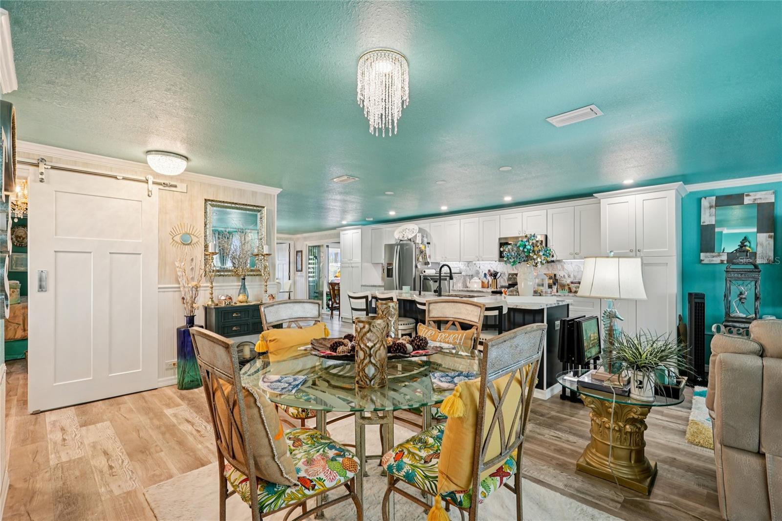 Image 17 of 38 For 113 Castle Drive