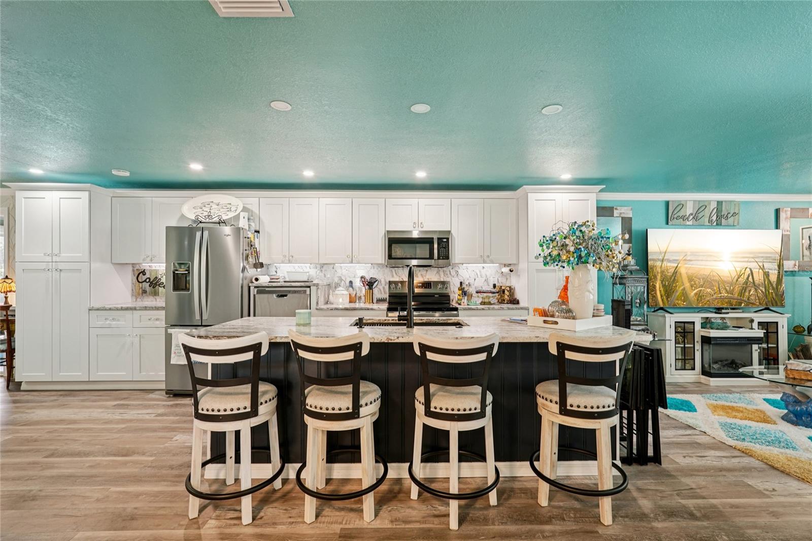 Image 19 of 38 For 113 Castle Drive