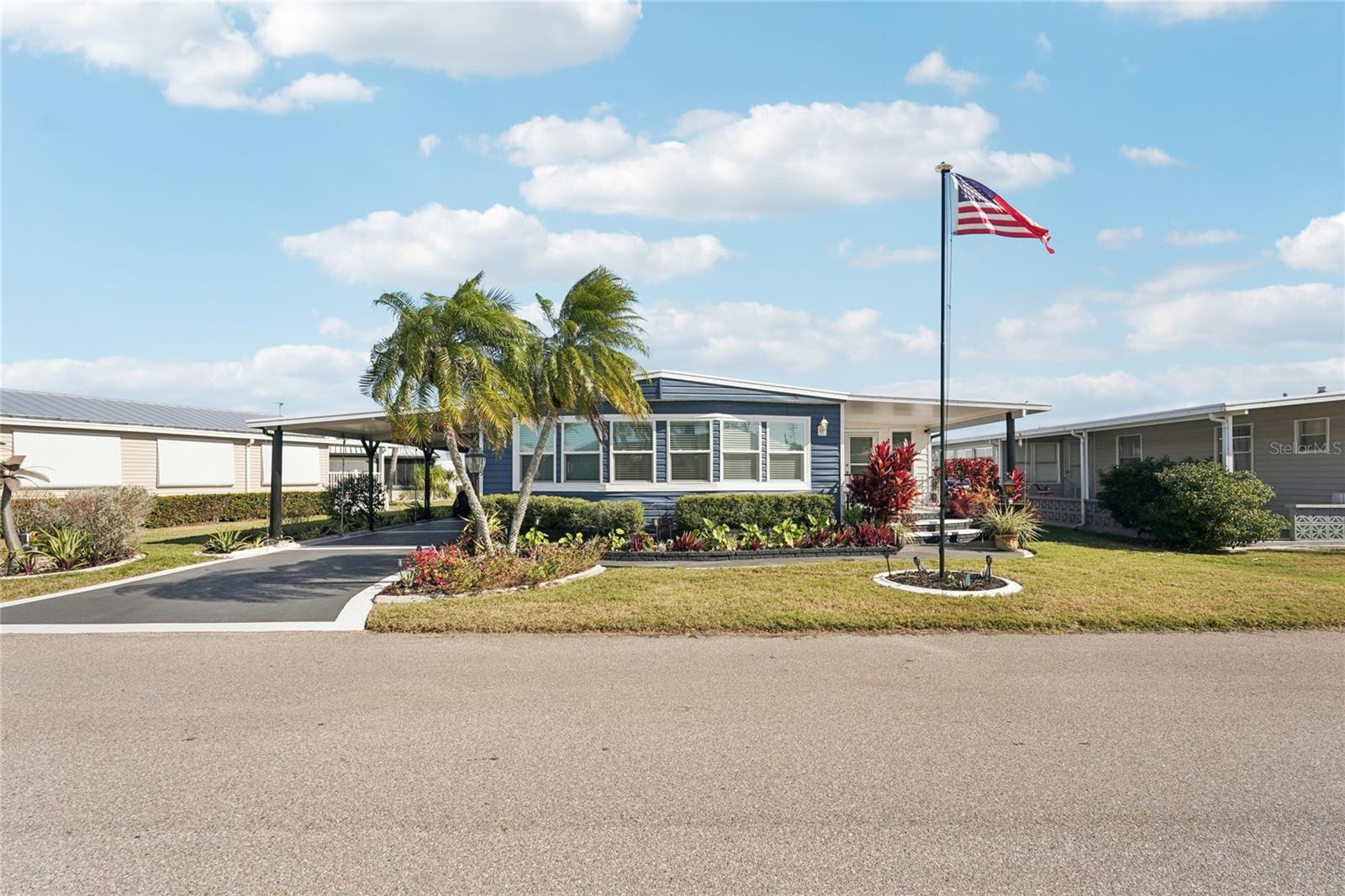 Image 3 of 38 For 113 Castle Drive