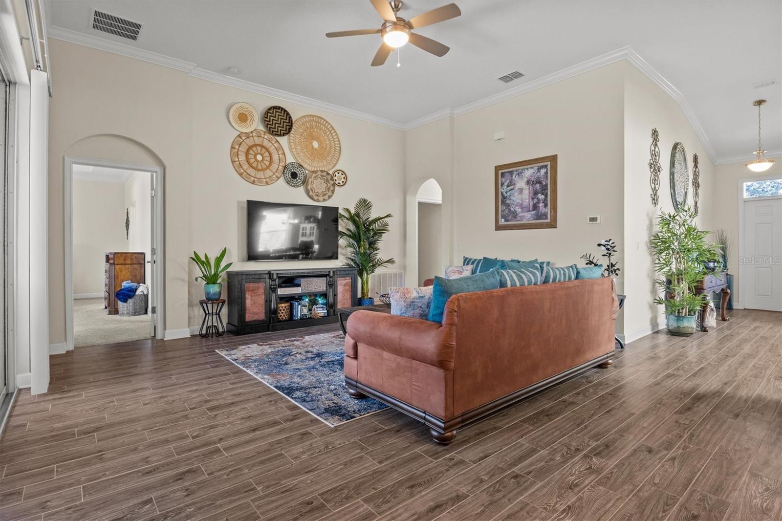 Image 16 of 52 For 3738 Plymouth Drive