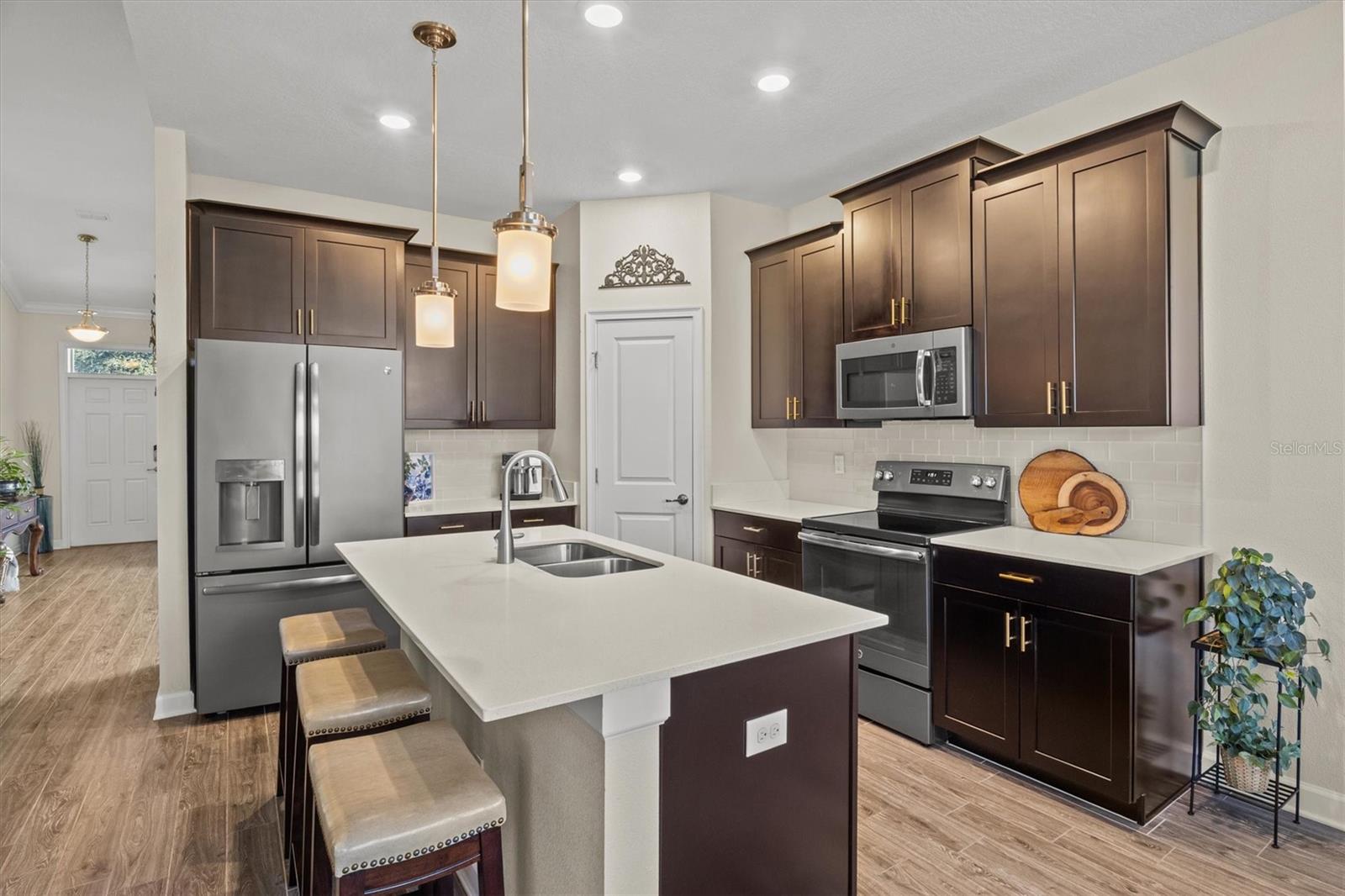 Image 9 of 52 For 3738 Plymouth Drive