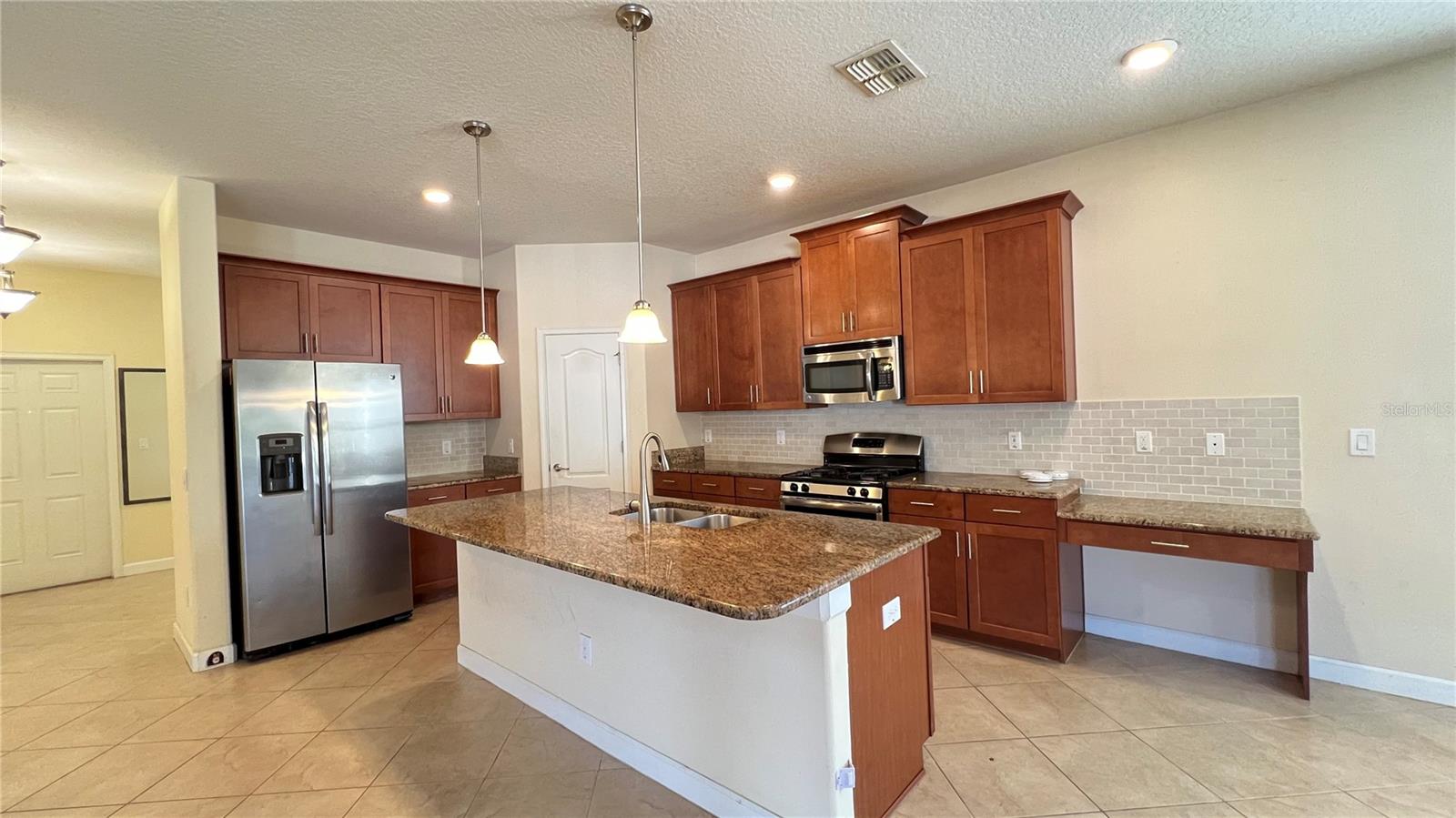 Image 18 of 49 For 15401 Porter Road