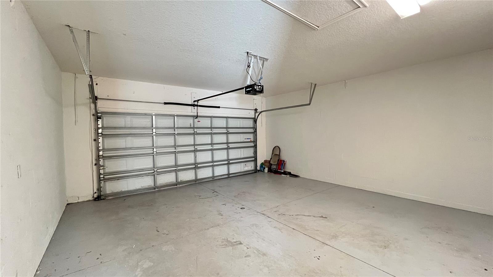 Image 22 of 49 For 15401 Porter Road