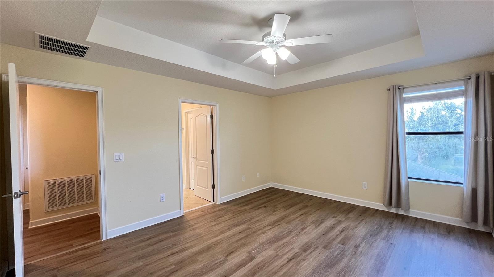 Image 31 of 49 For 15401 Porter Road