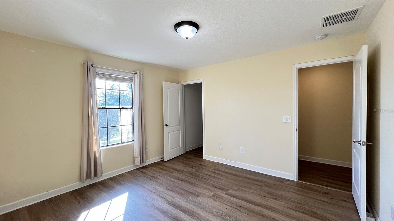 Image 42 of 49 For 15401 Porter Road