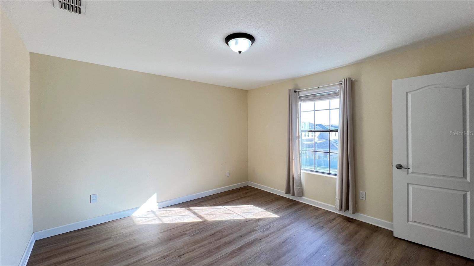 Image 43 of 49 For 15401 Porter Road