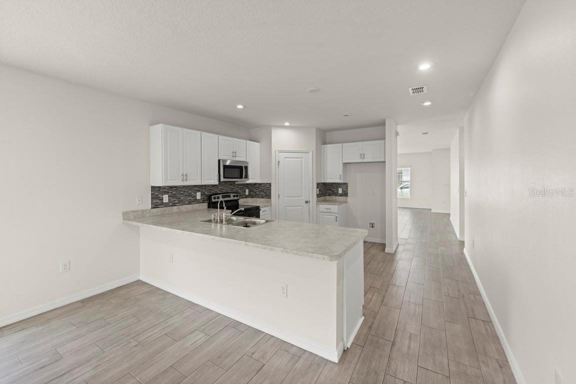 Image 4 of 18 For 588 Meadow Bend Drive