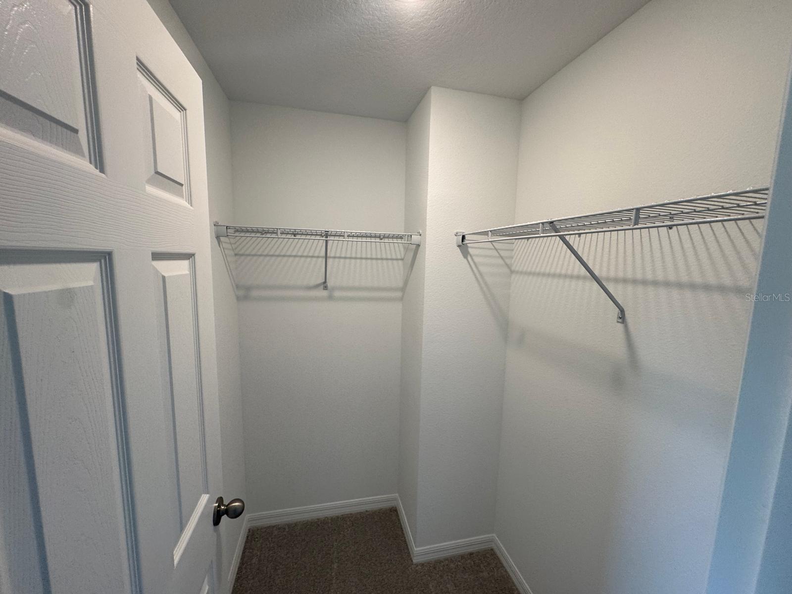 Image 12 of 24 For 362 Thompson Village Avenue