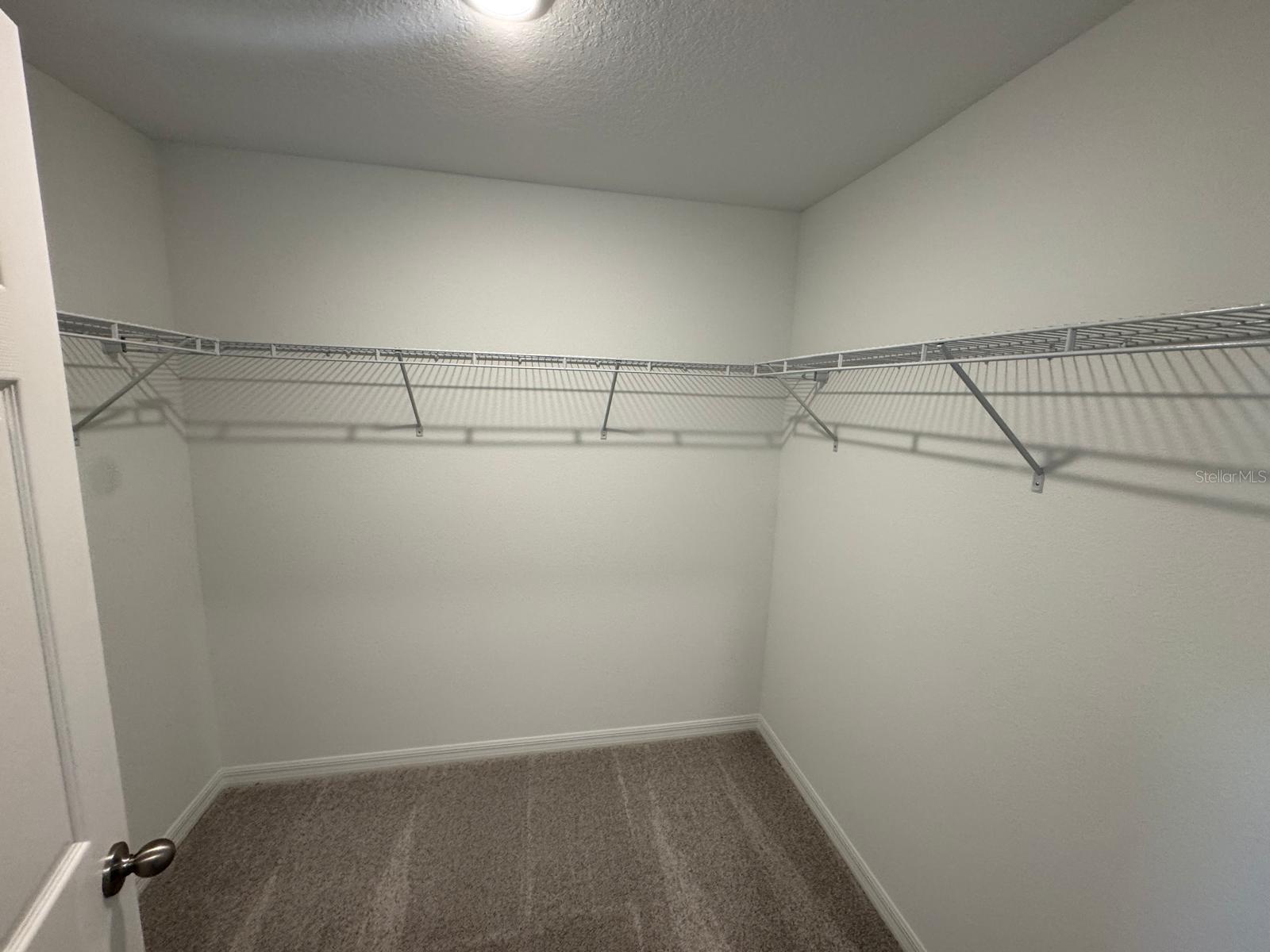 Image 14 of 24 For 362 Thompson Village Avenue