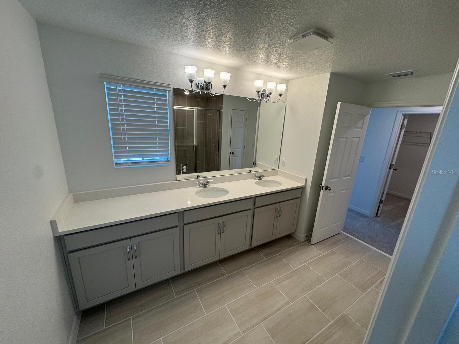 Image 16 of 24 For 362 Thompson Village Avenue