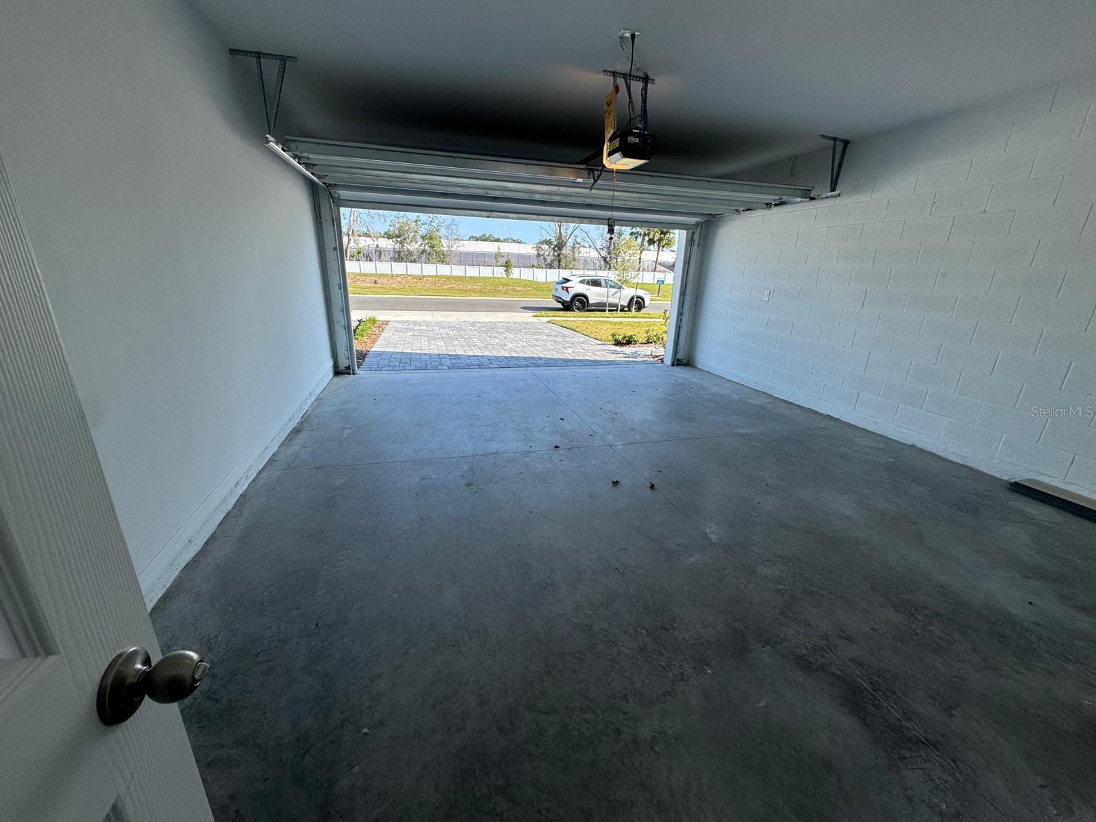 Image 19 of 24 For 362 Thompson Village Avenue