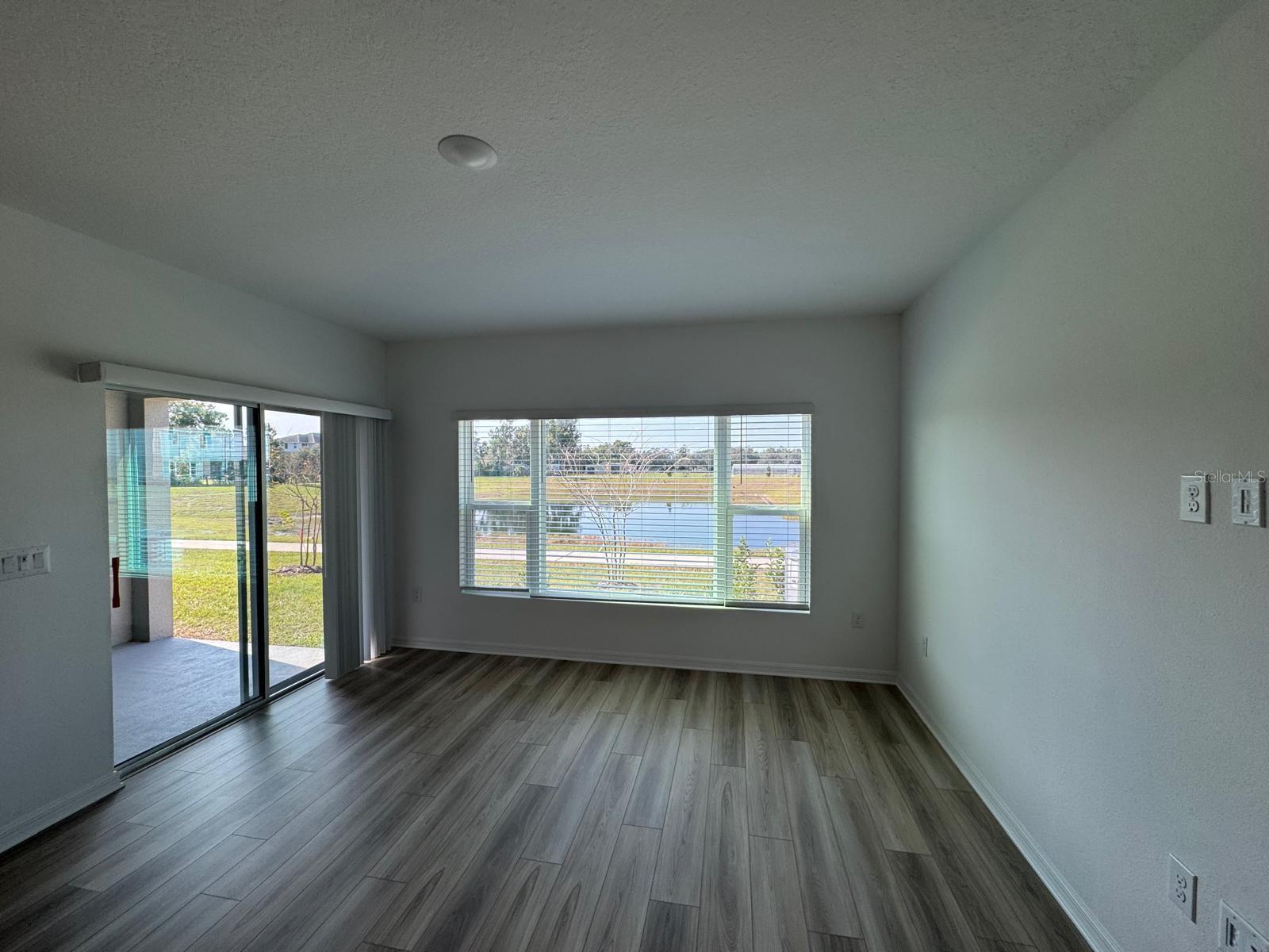 Image 5 of 24 For 362 Thompson Village Avenue