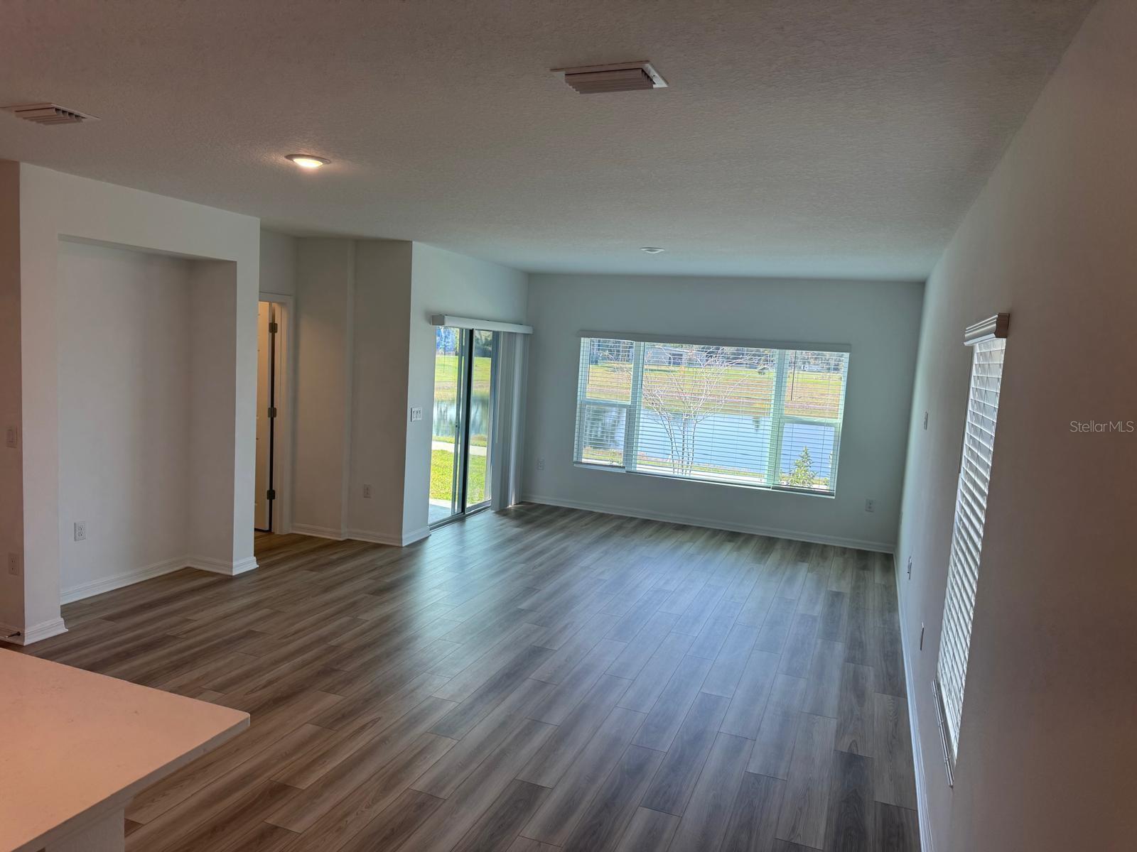 Image 6 of 24 For 362 Thompson Village Avenue