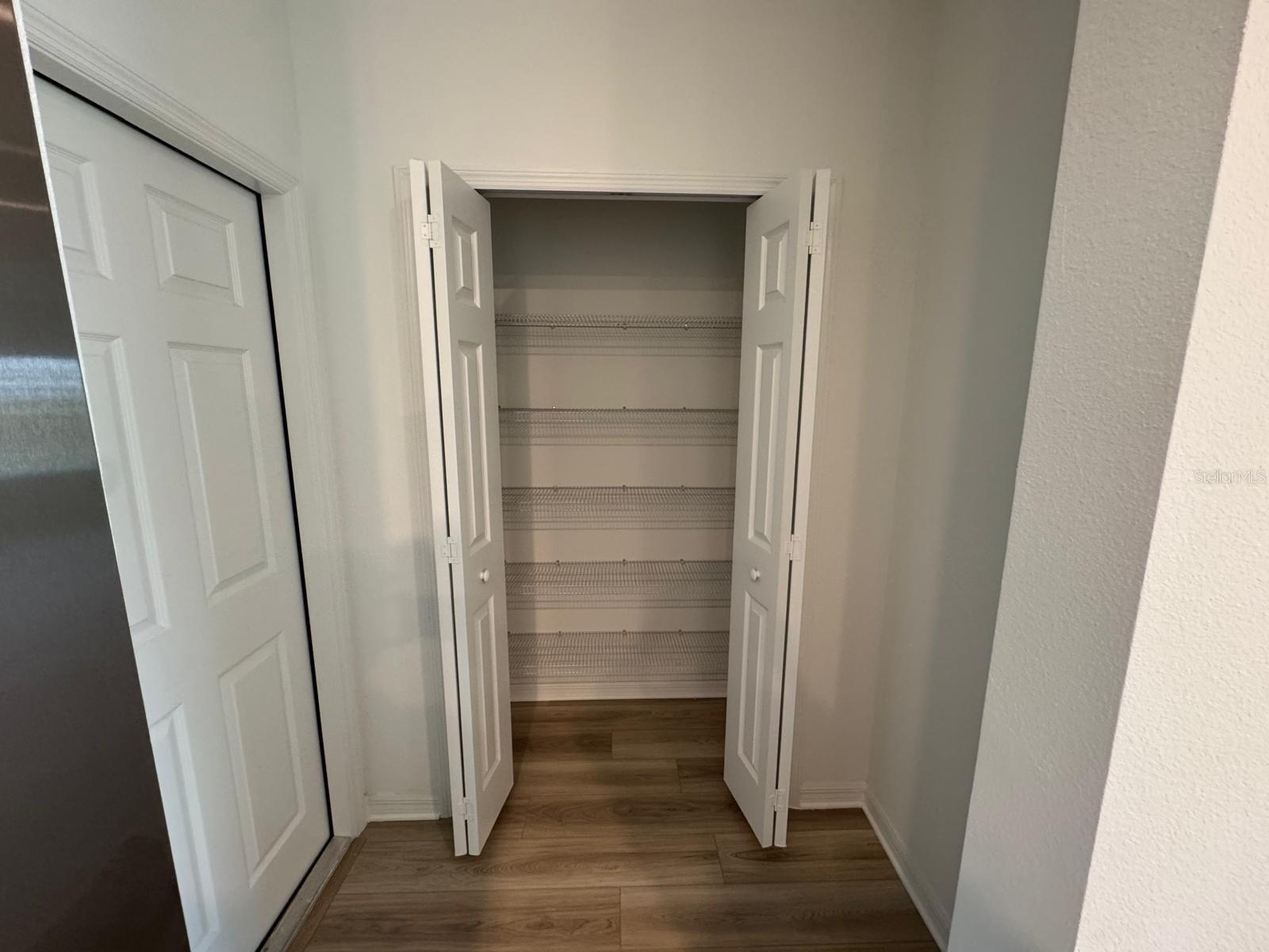 Image 9 of 24 For 362 Thompson Village Avenue