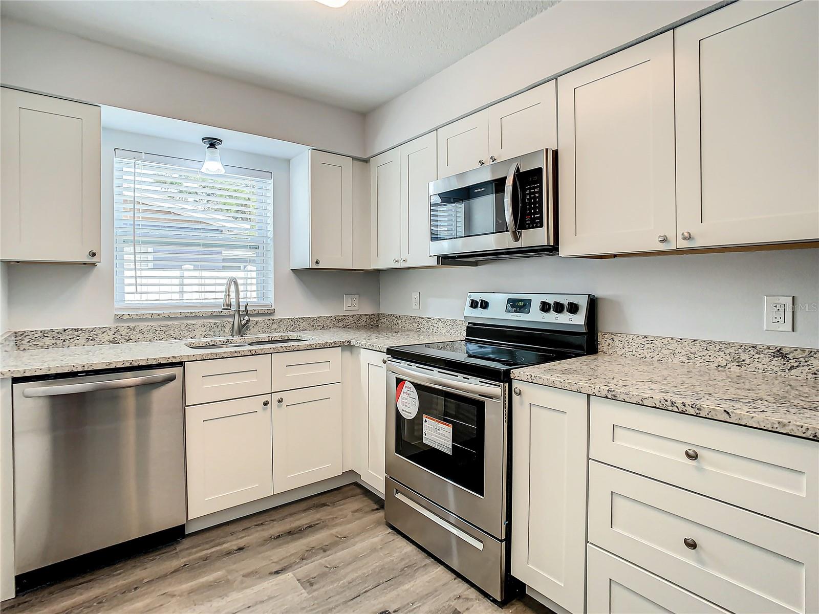 Image 18 of 53 For 2918 46th Avenue S