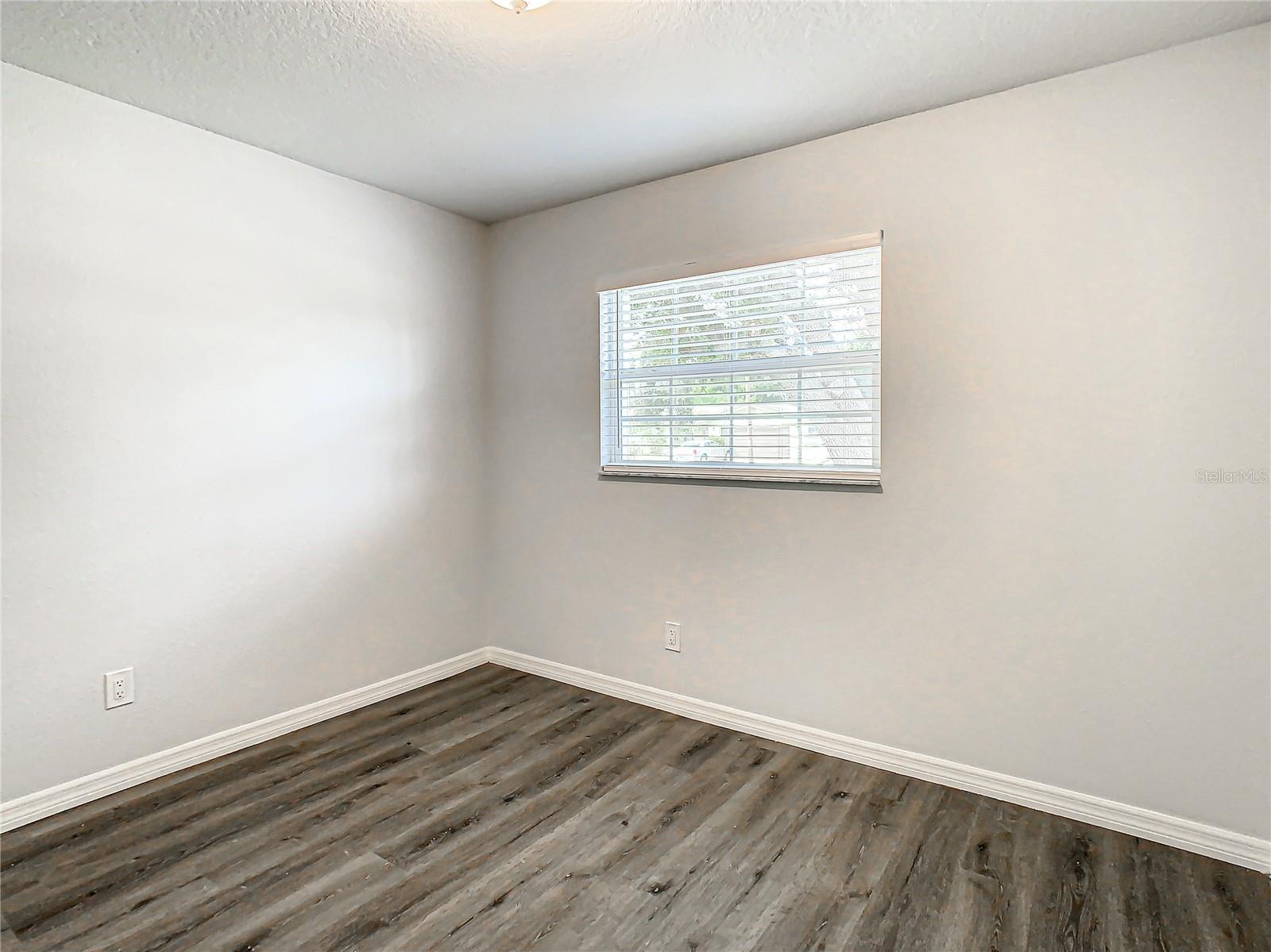 Image 26 of 53 For 2918 46th Avenue S