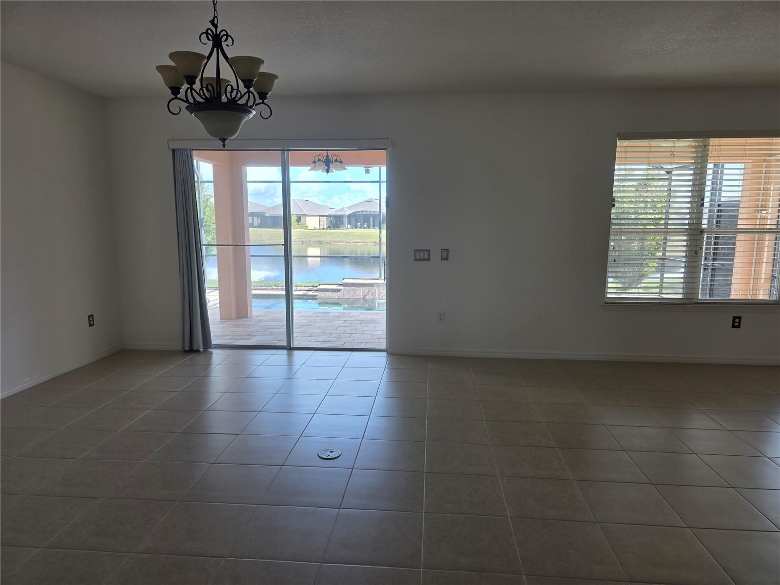 Image 10 of 47 For 356 Bella Cortina Drive