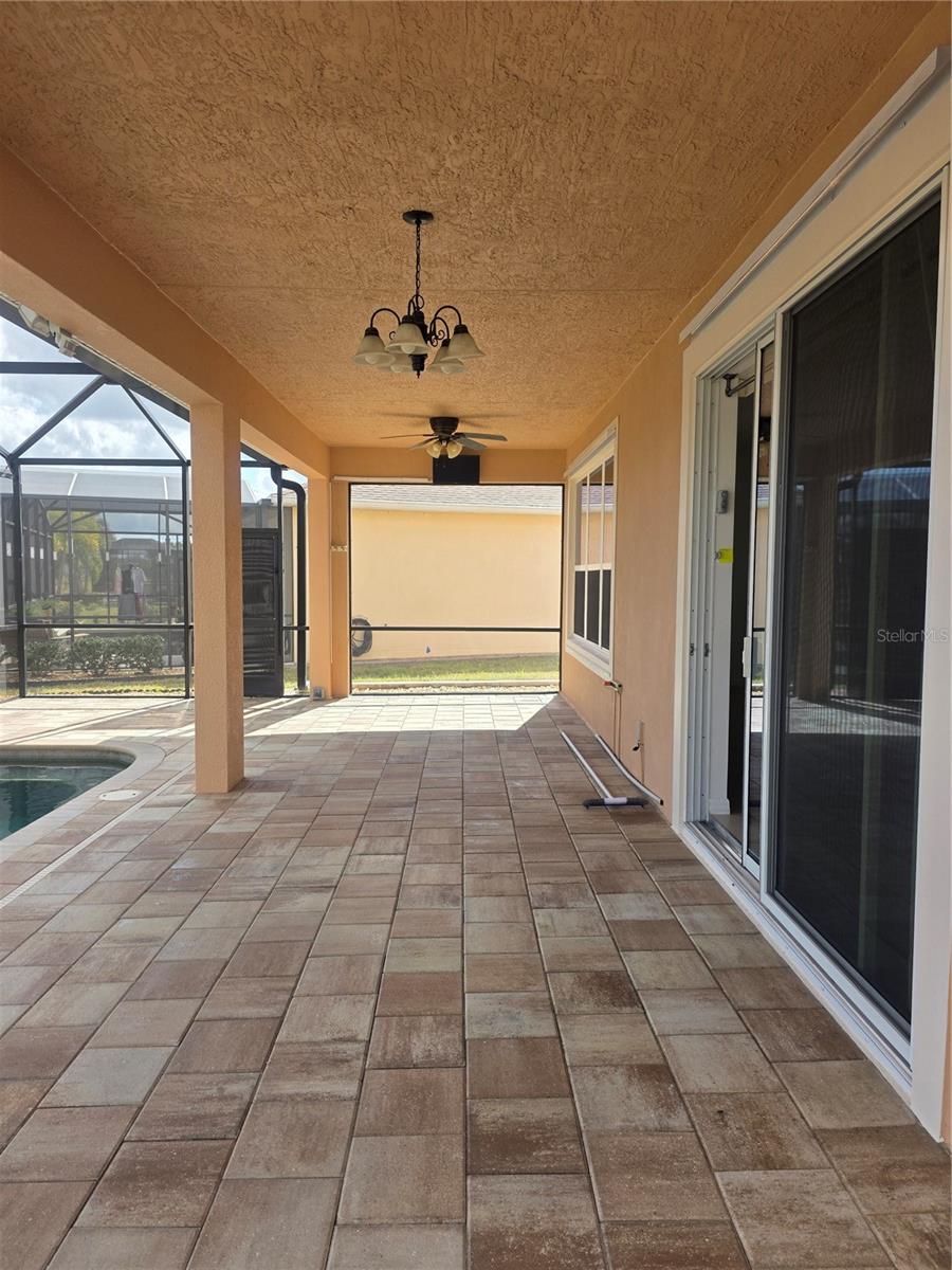 Image 32 of 47 For 356 Bella Cortina Drive