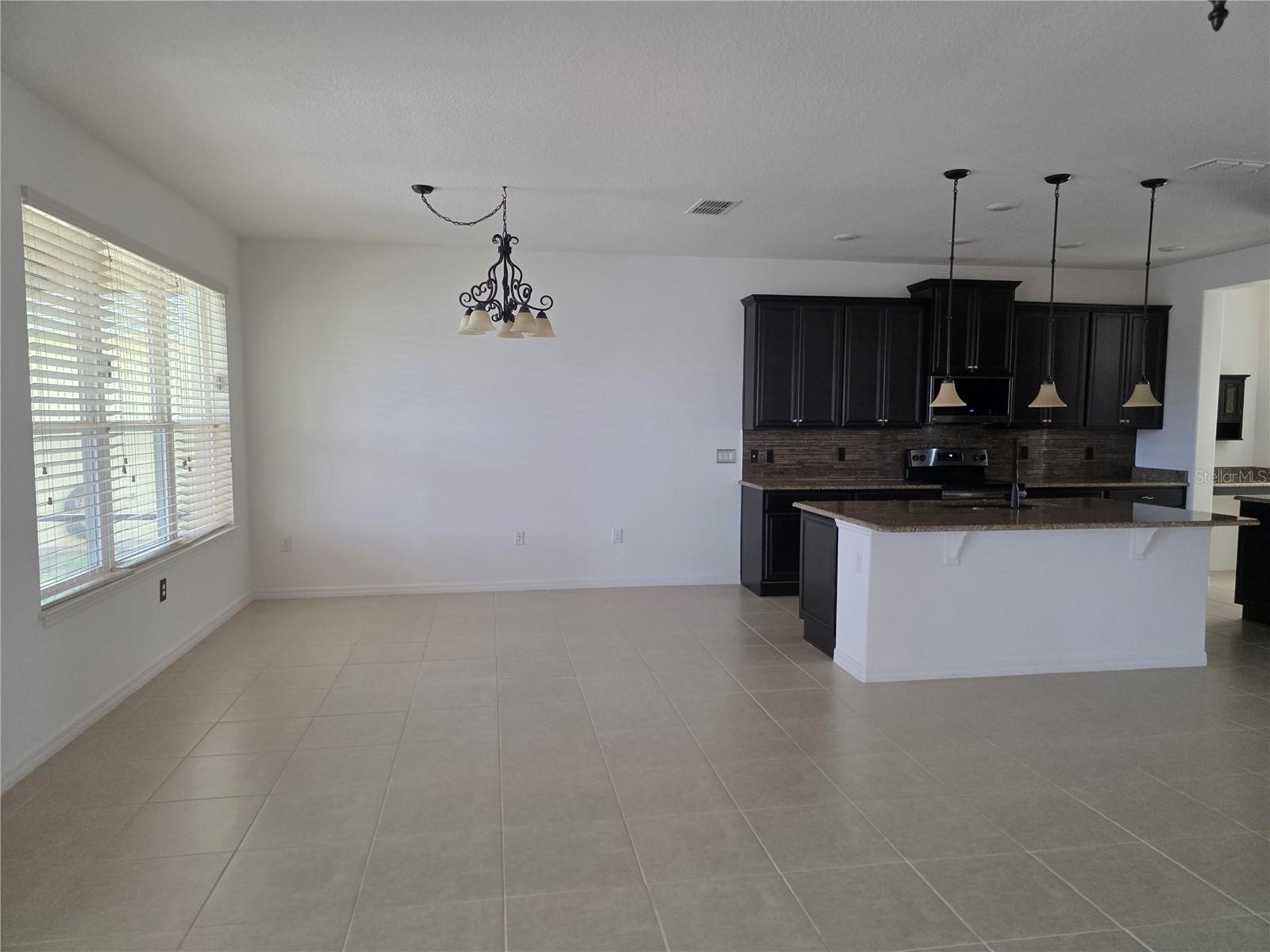 Image 7 of 47 For 356 Bella Cortina Drive