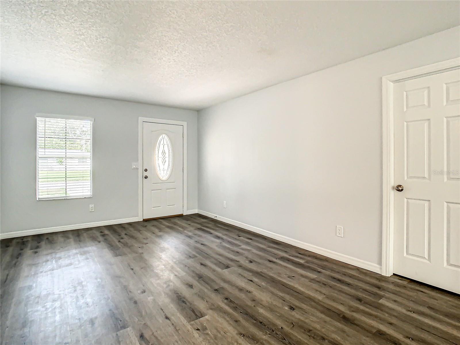 Image 10 of 53 For 2918 46th Avenue S