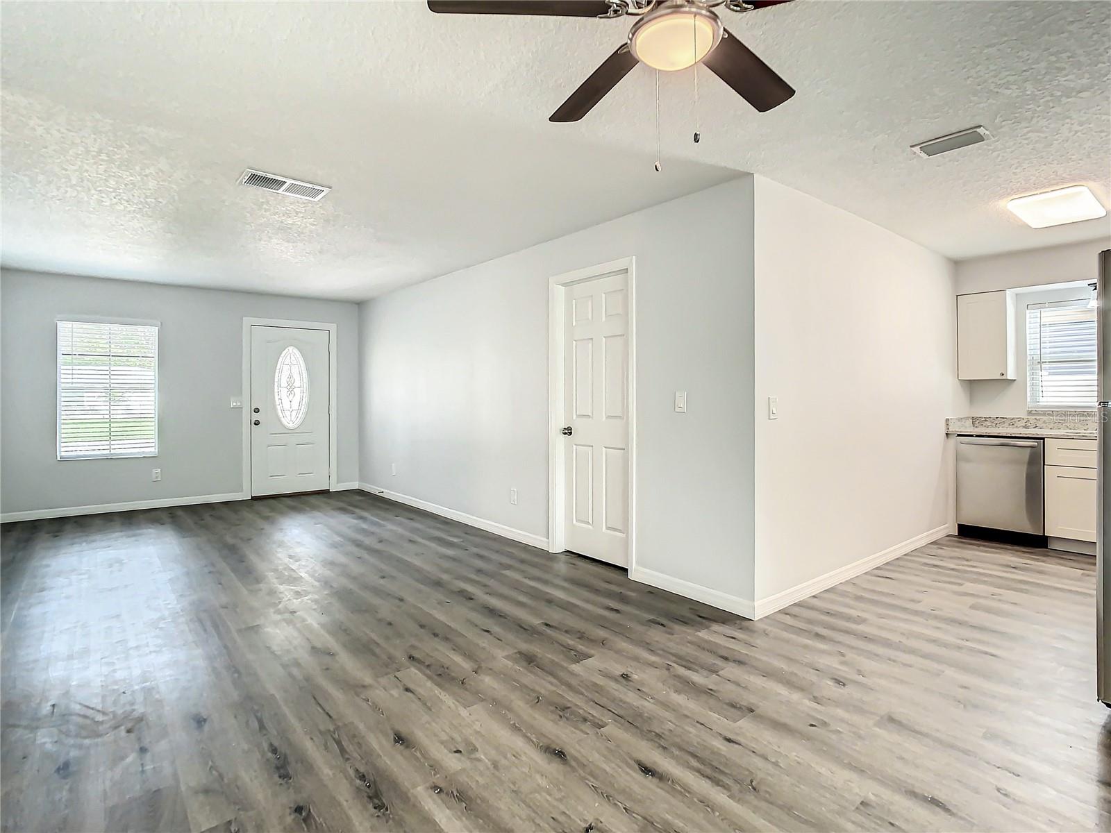 Image 12 of 53 For 2918 46th Avenue S