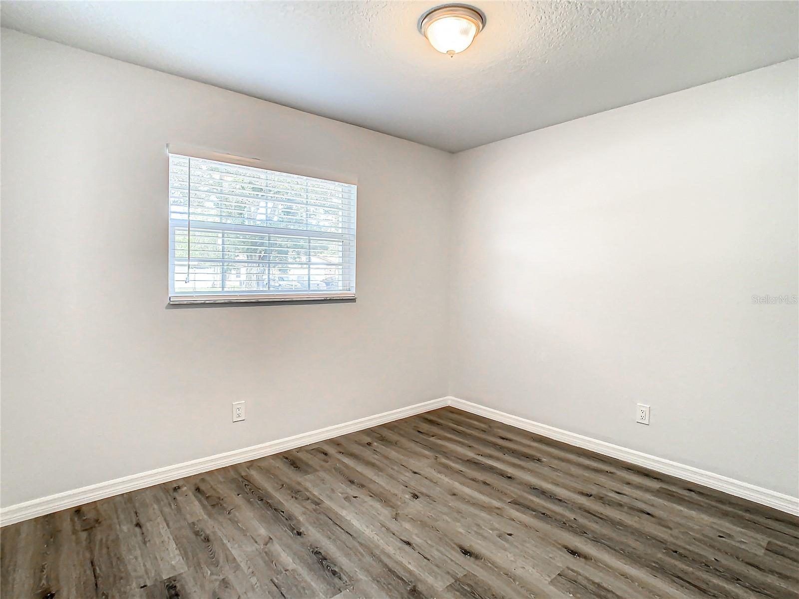 Image 27 of 53 For 2918 46th Avenue S