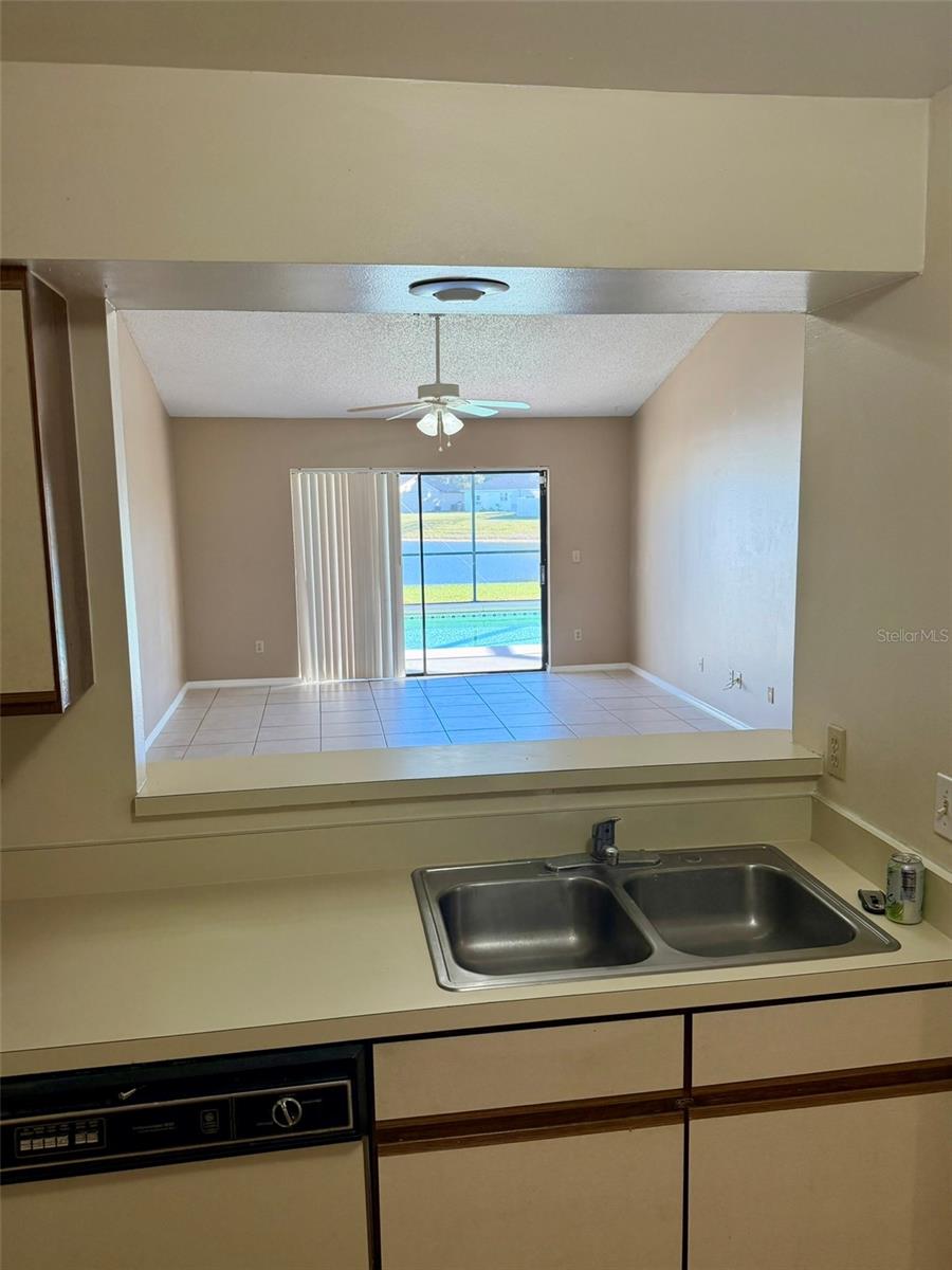 Image 7 of 17 For 318 Plumwood Circle