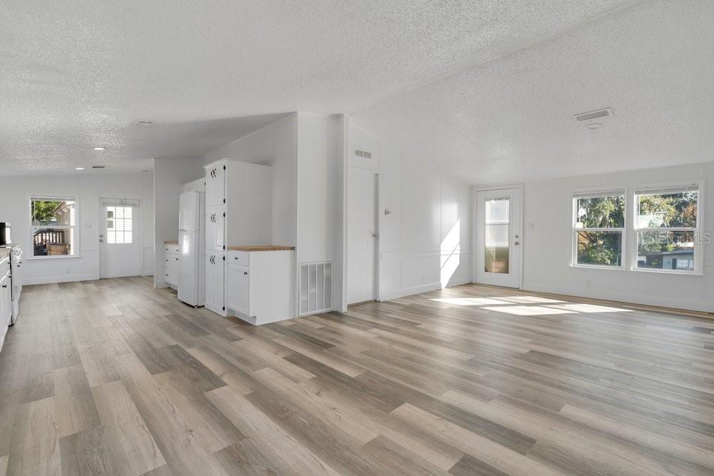 Image 6 of 22 For 17309 Palm Drive